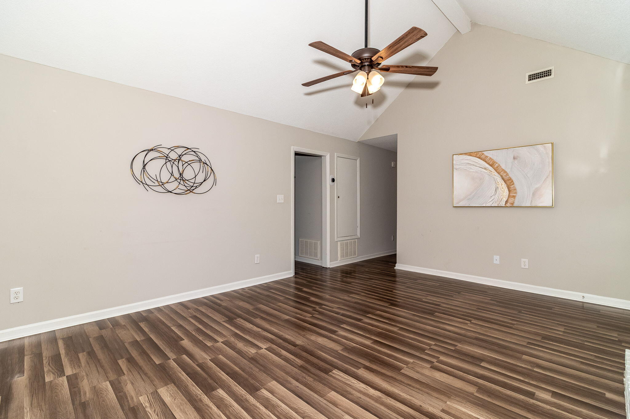 633 Ridgefield Drive