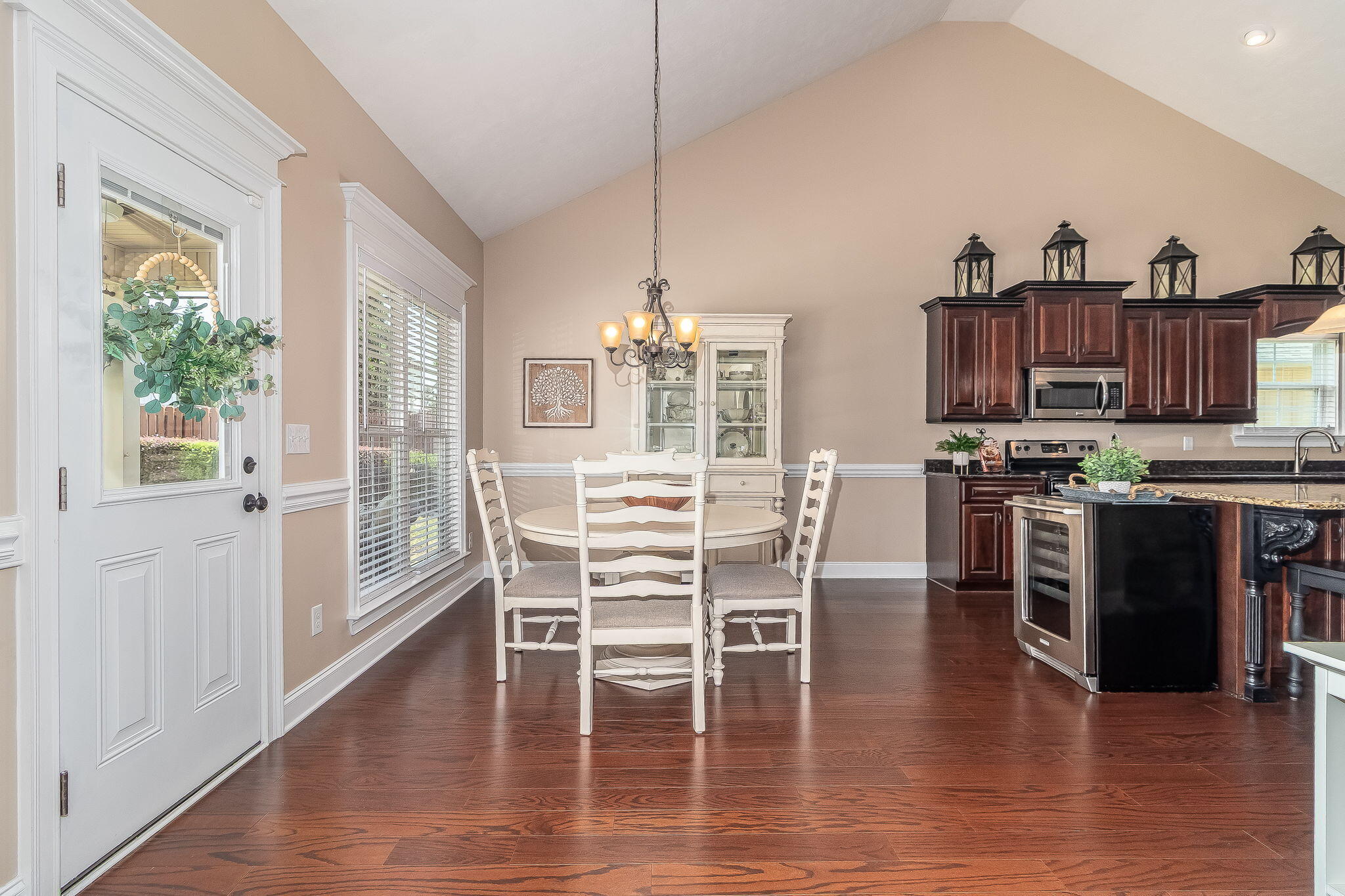 4092 Starview Lane