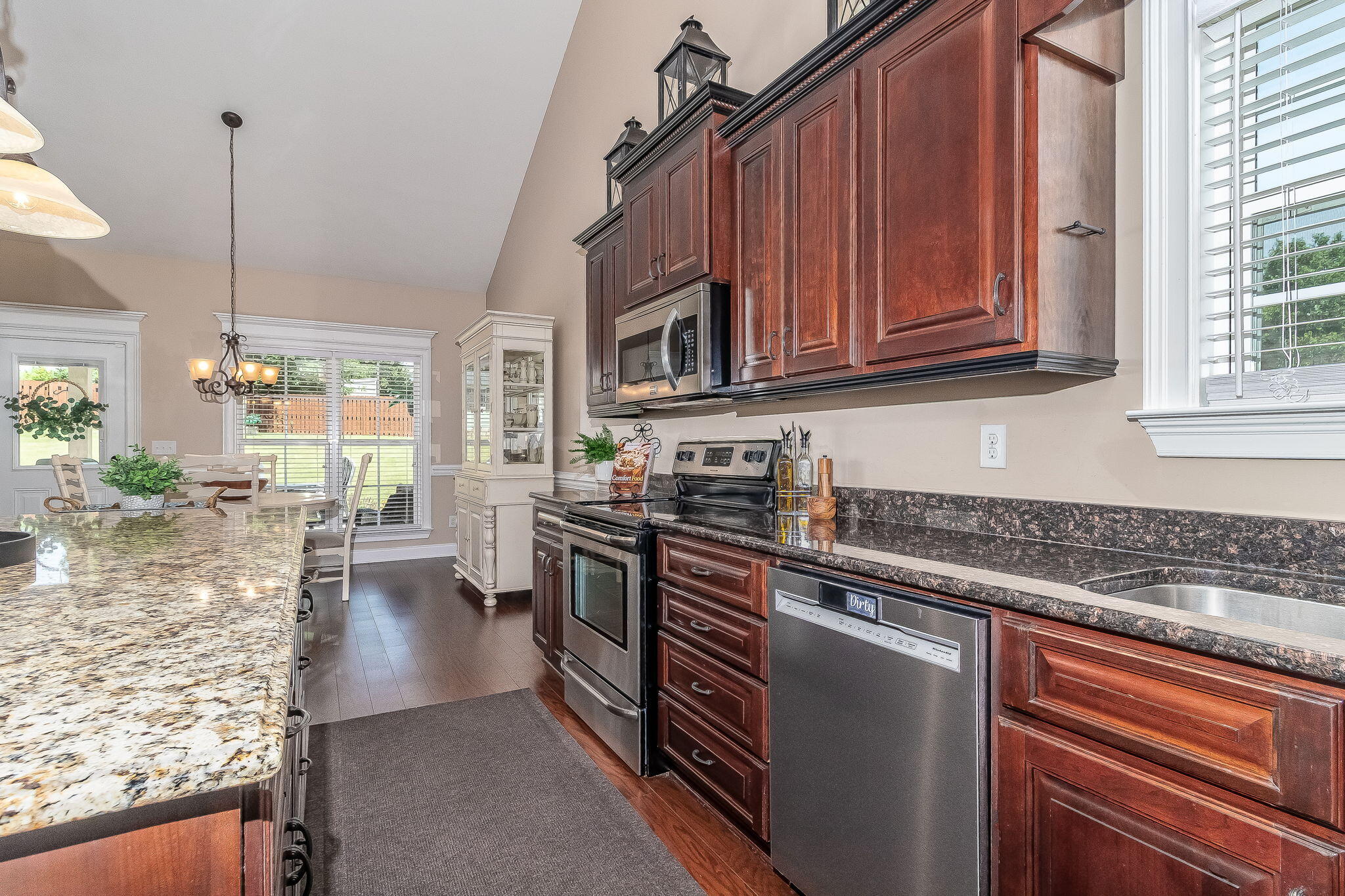 4092 Starview Lane