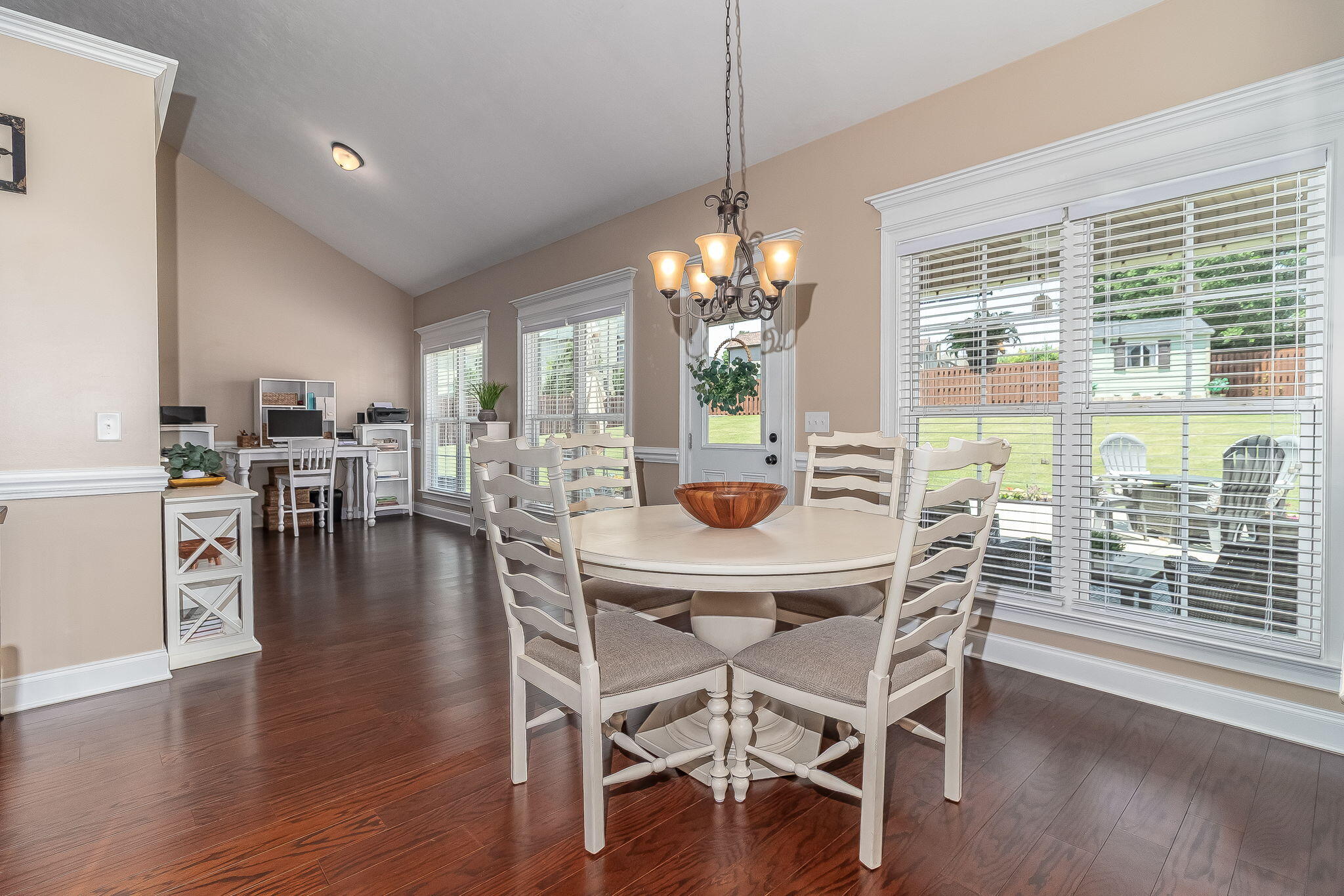 4092 Starview Lane