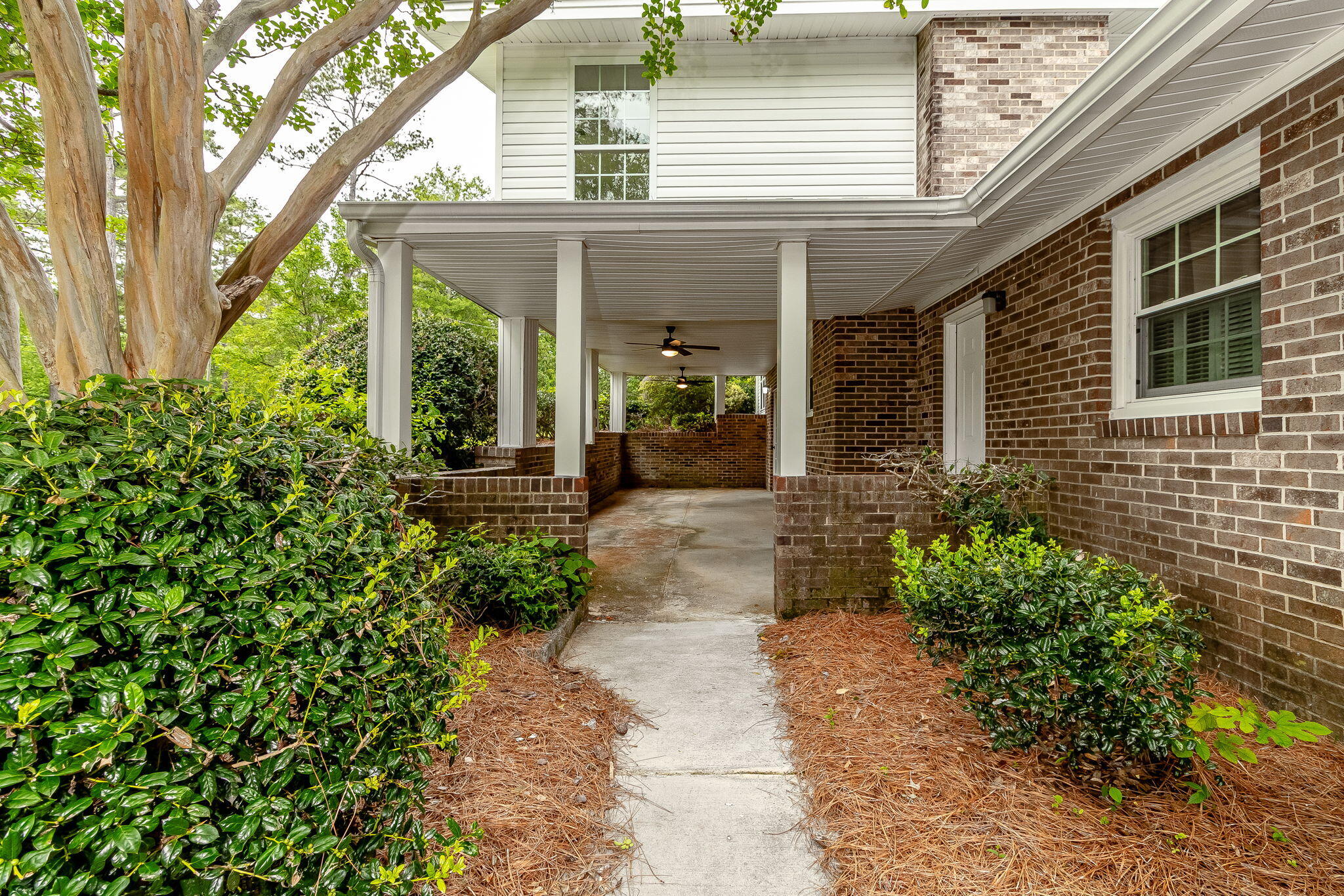 563 Lakewood Drive