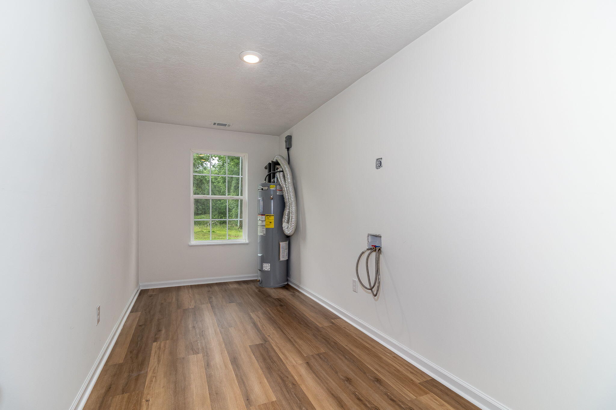 563 Lakewood Drive
