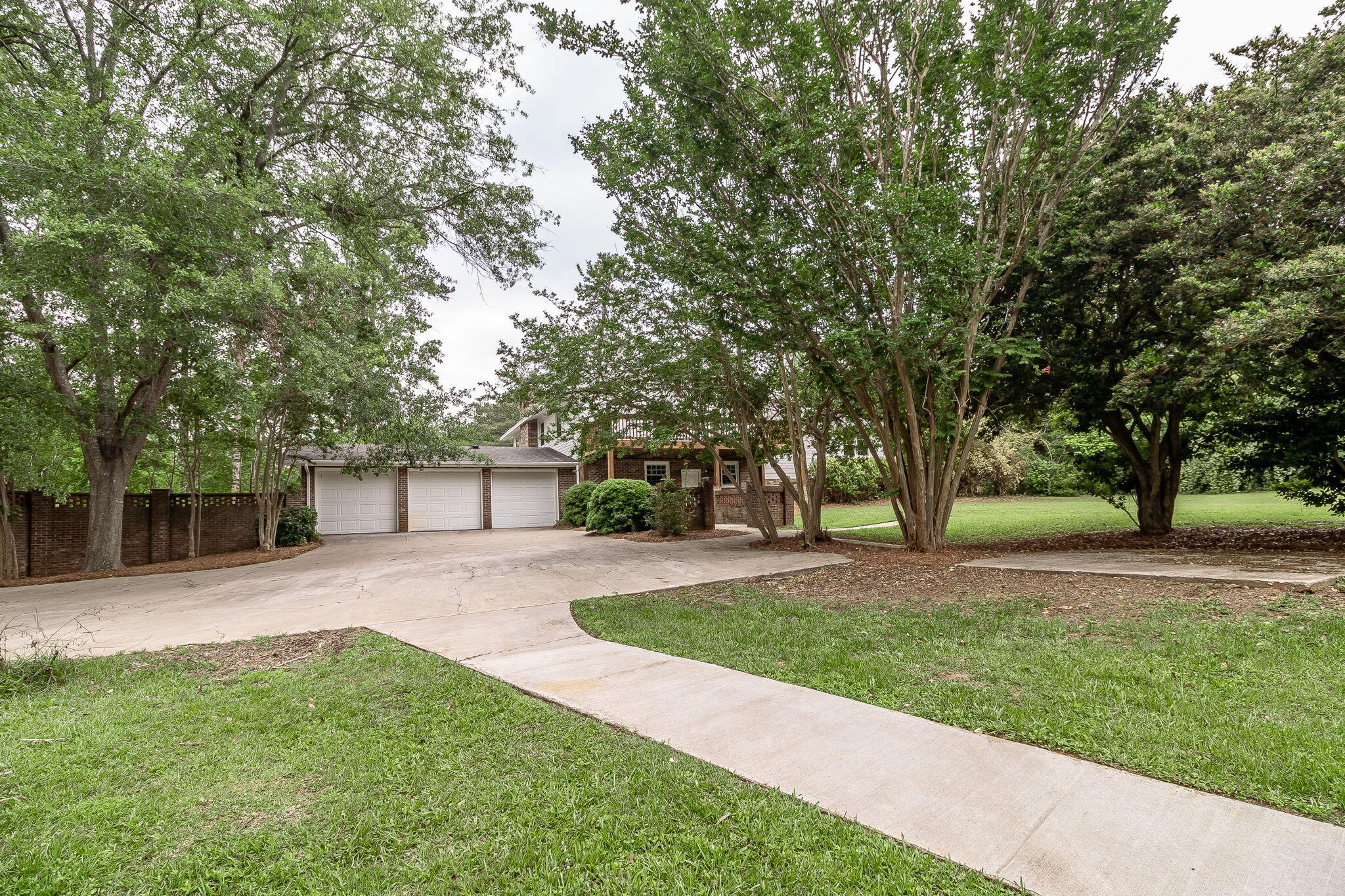 563 Lakewood Drive