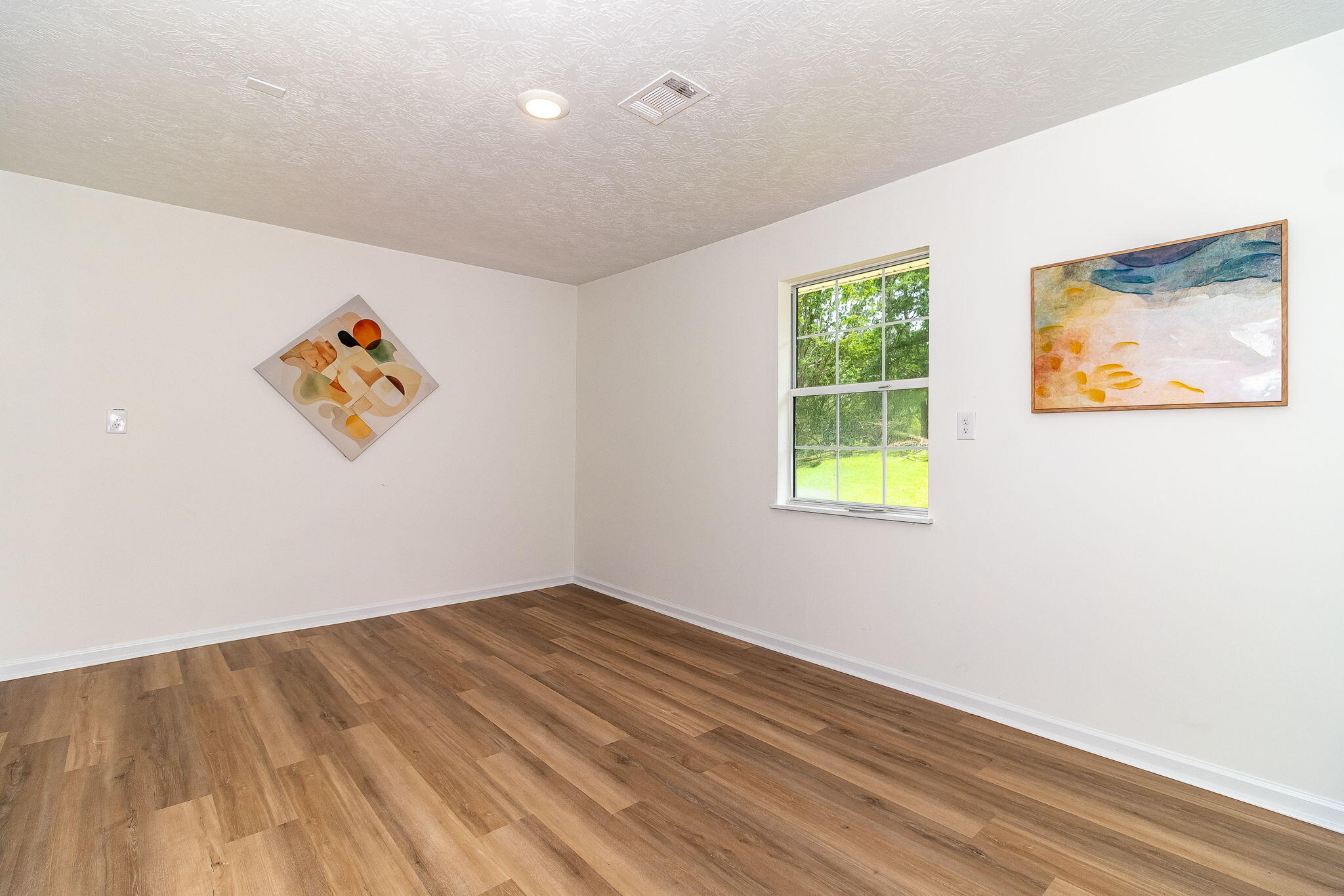 563 Lakewood Drive