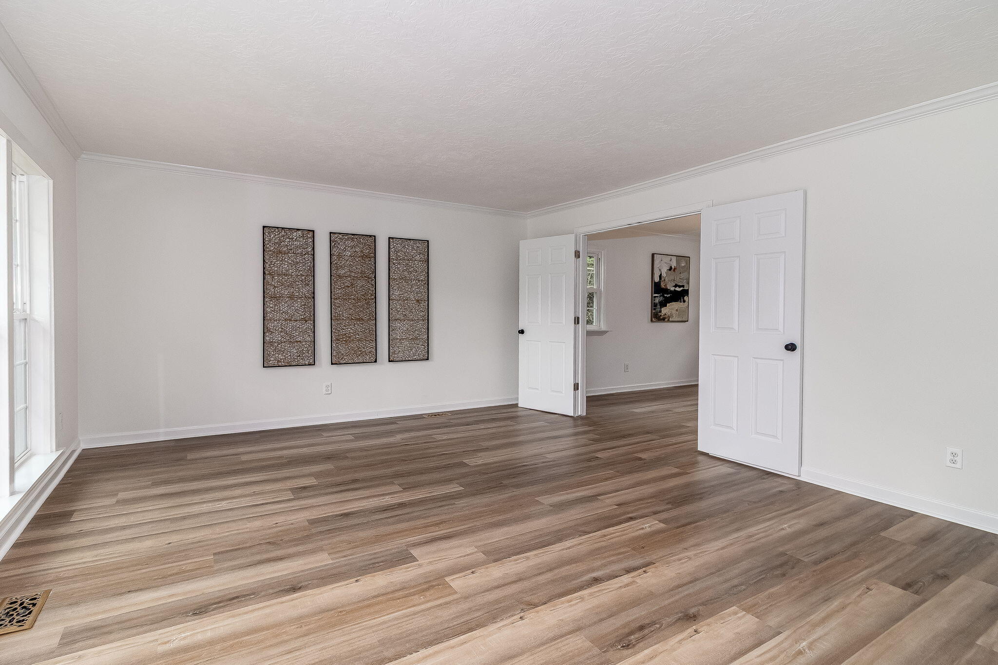 563 Lakewood Drive