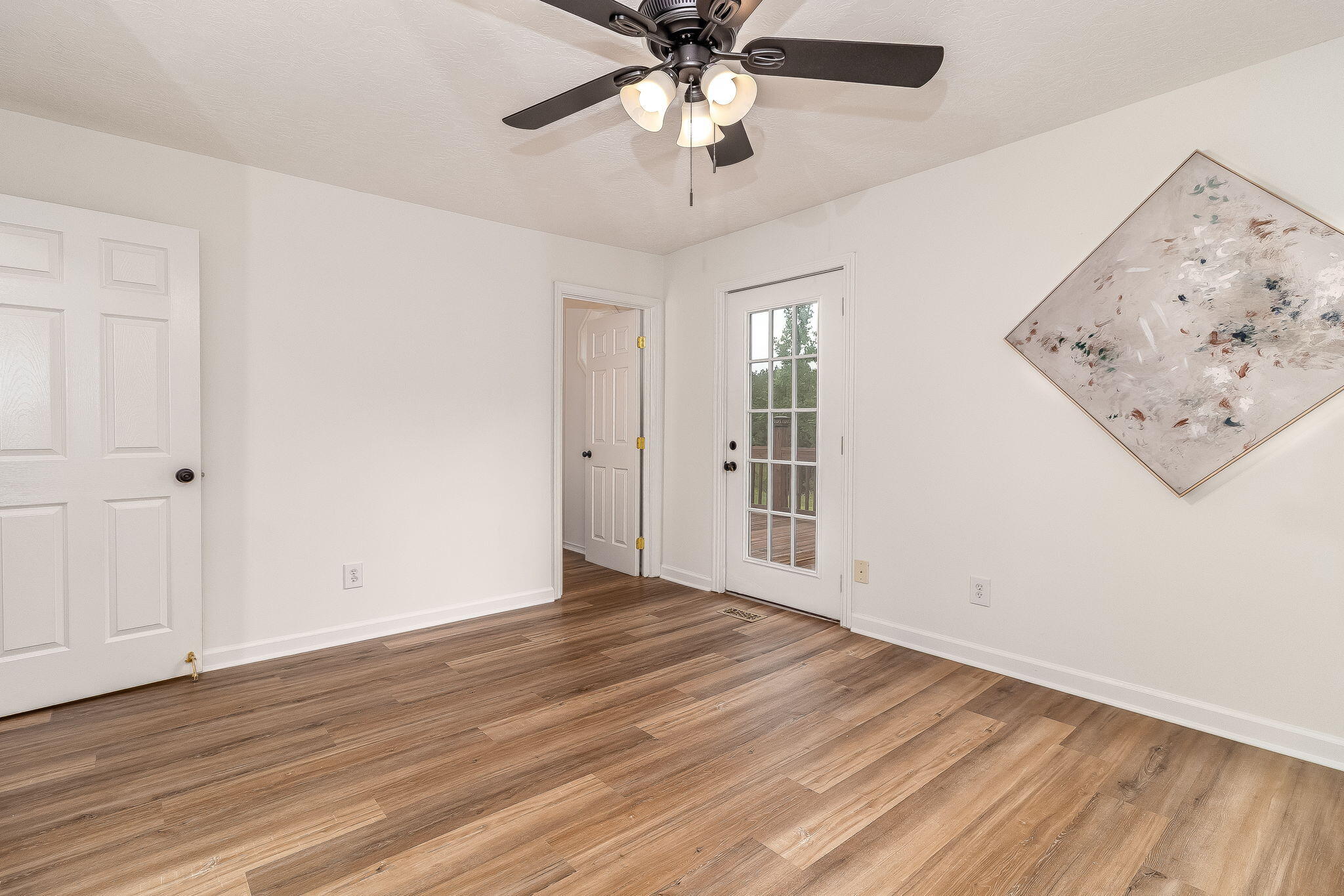 563 Lakewood Drive