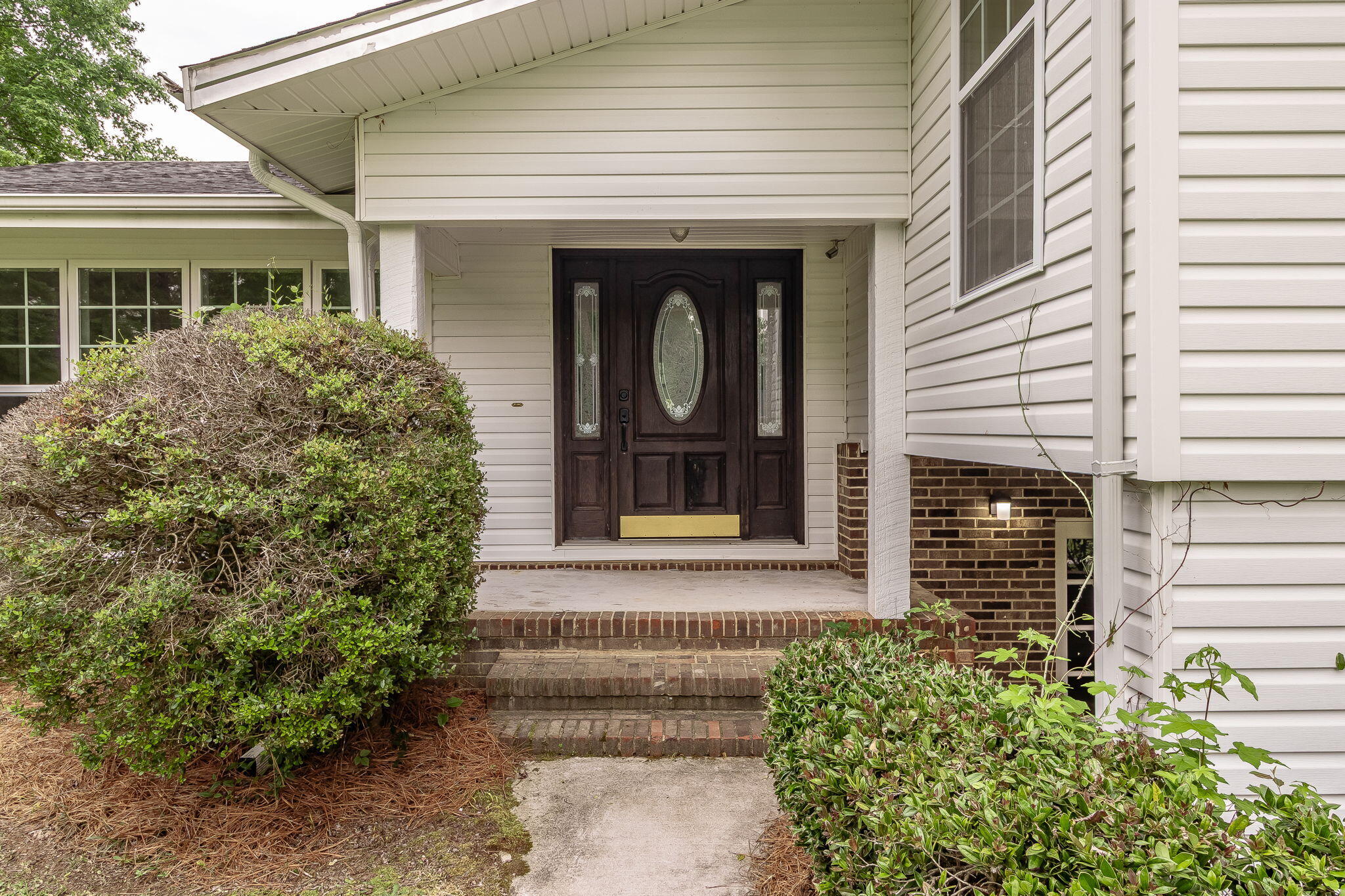 563 Lakewood Drive