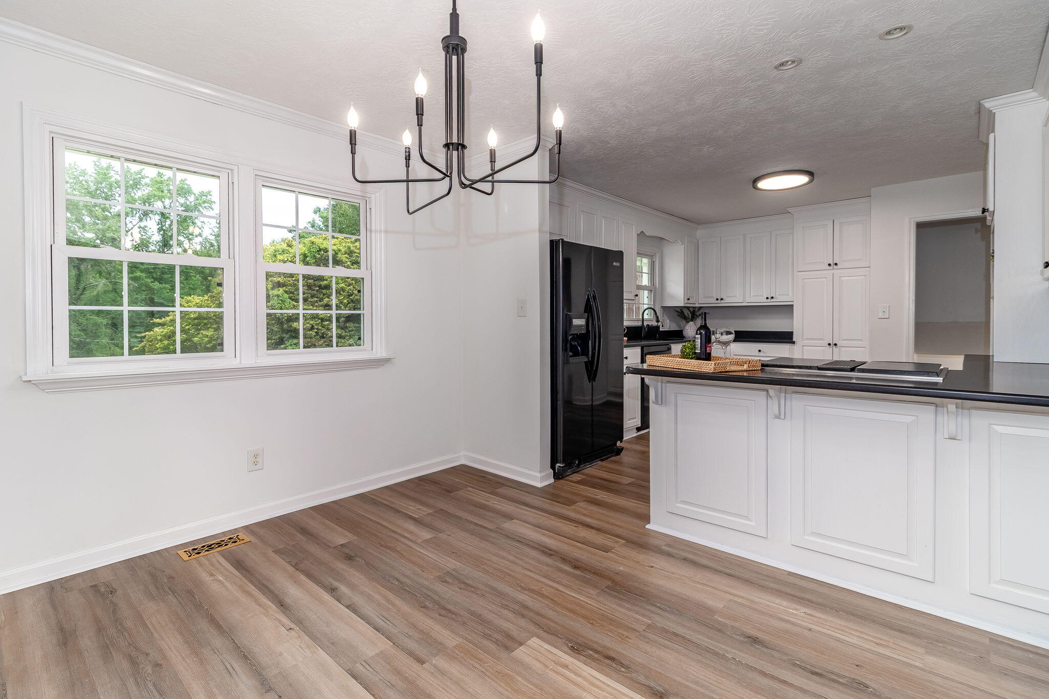 563 Lakewood Drive