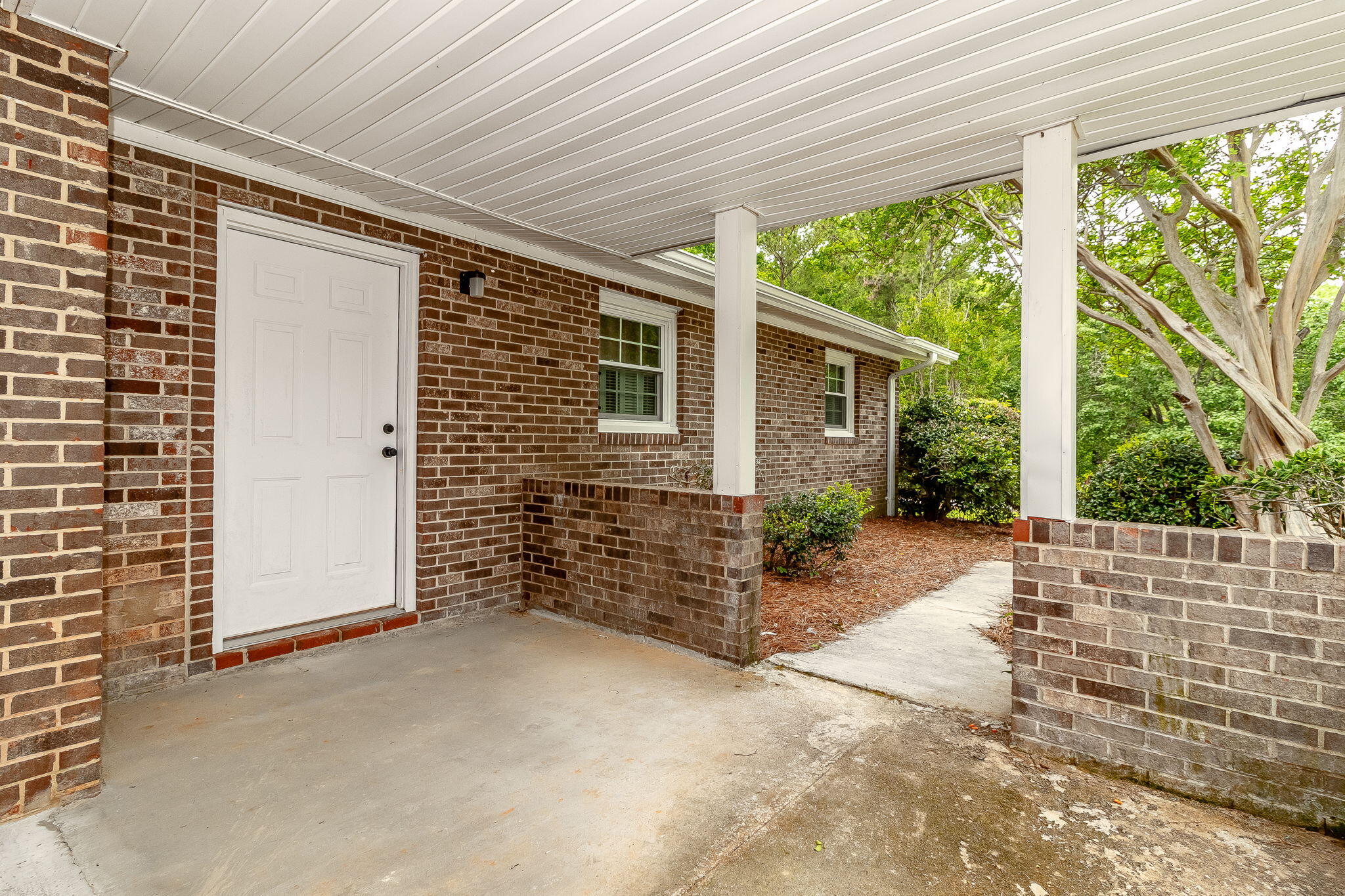 563 Lakewood Drive