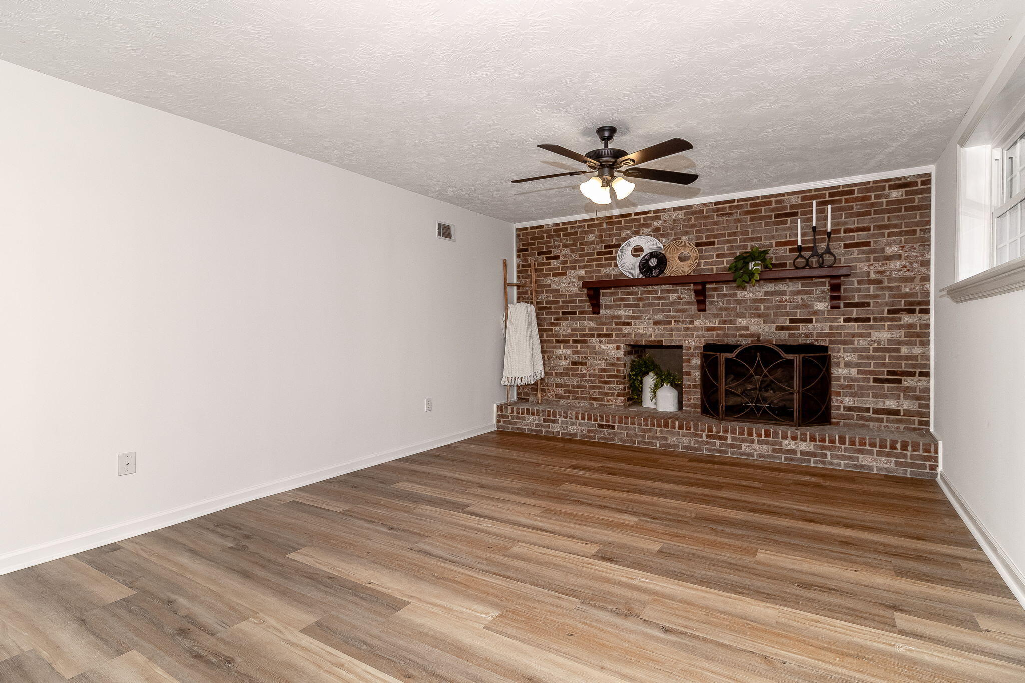 563 Lakewood Drive