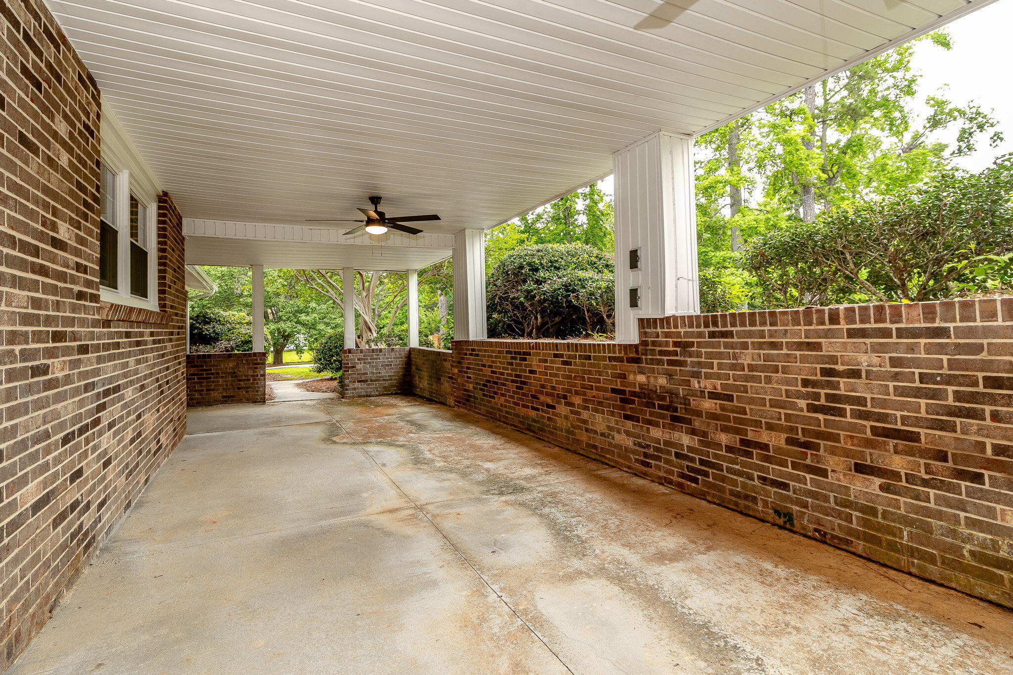 563 Lakewood Drive