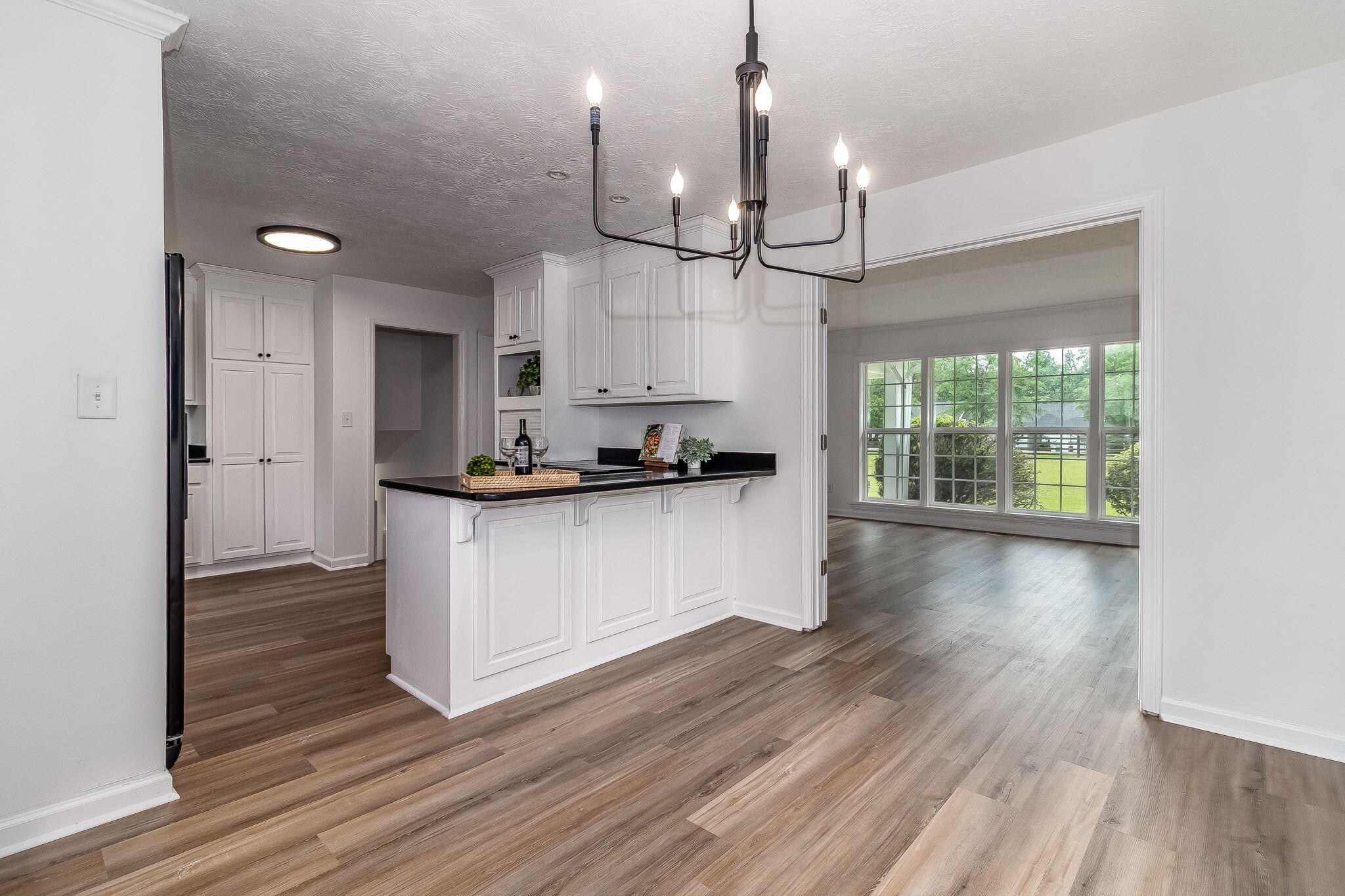 563 Lakewood Drive