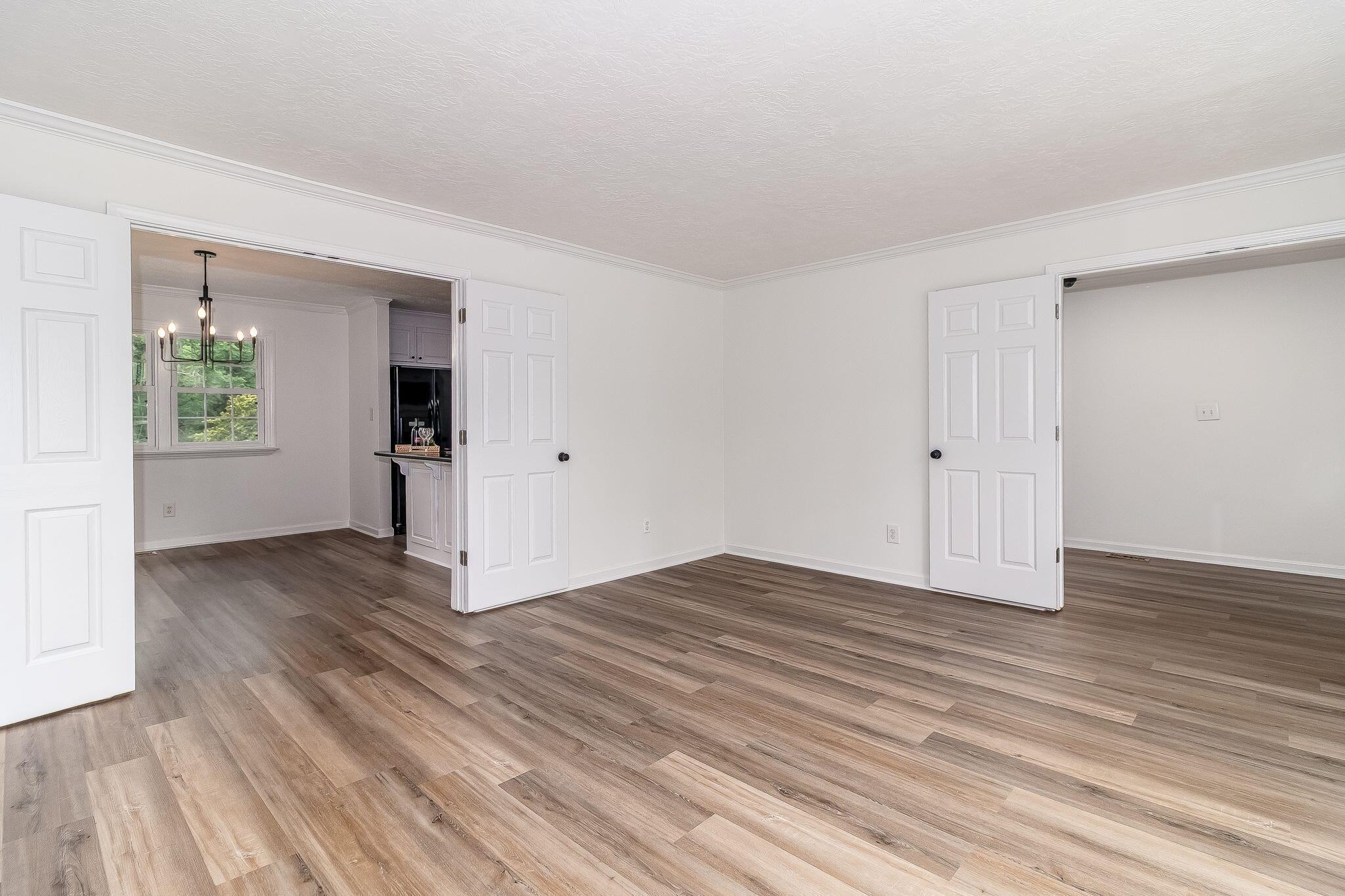563 Lakewood Drive
