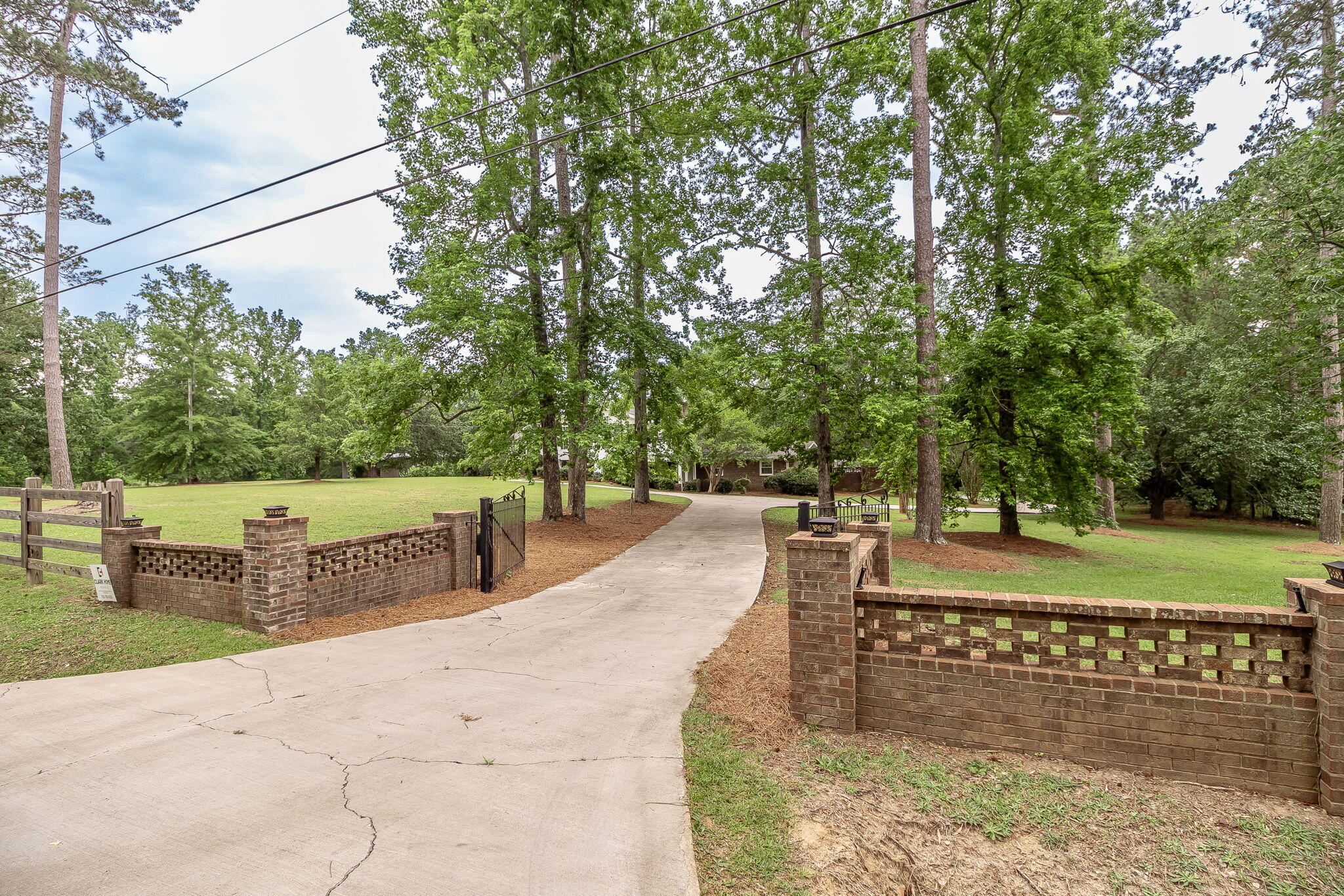 563 Lakewood Drive