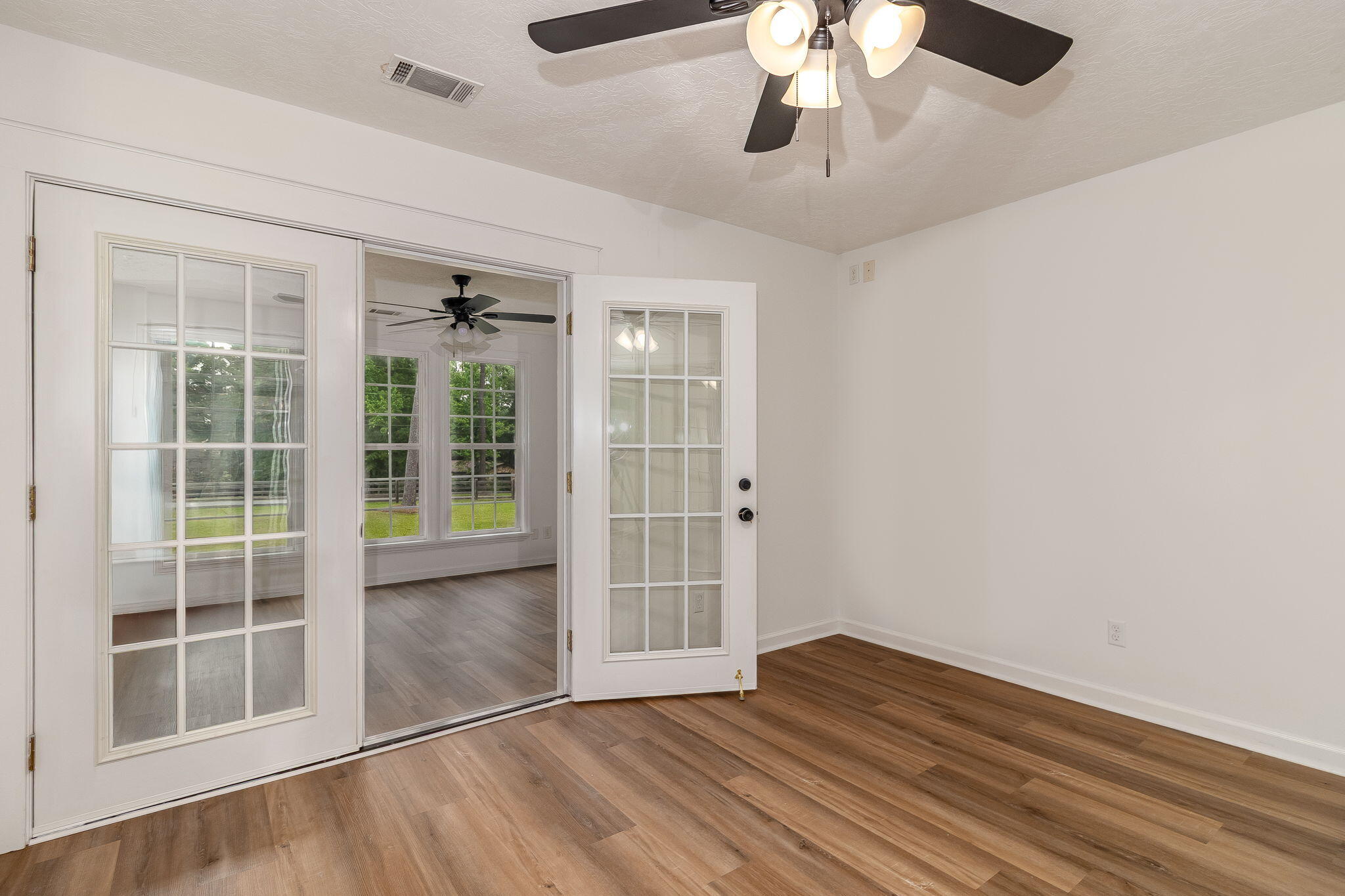 563 Lakewood Drive