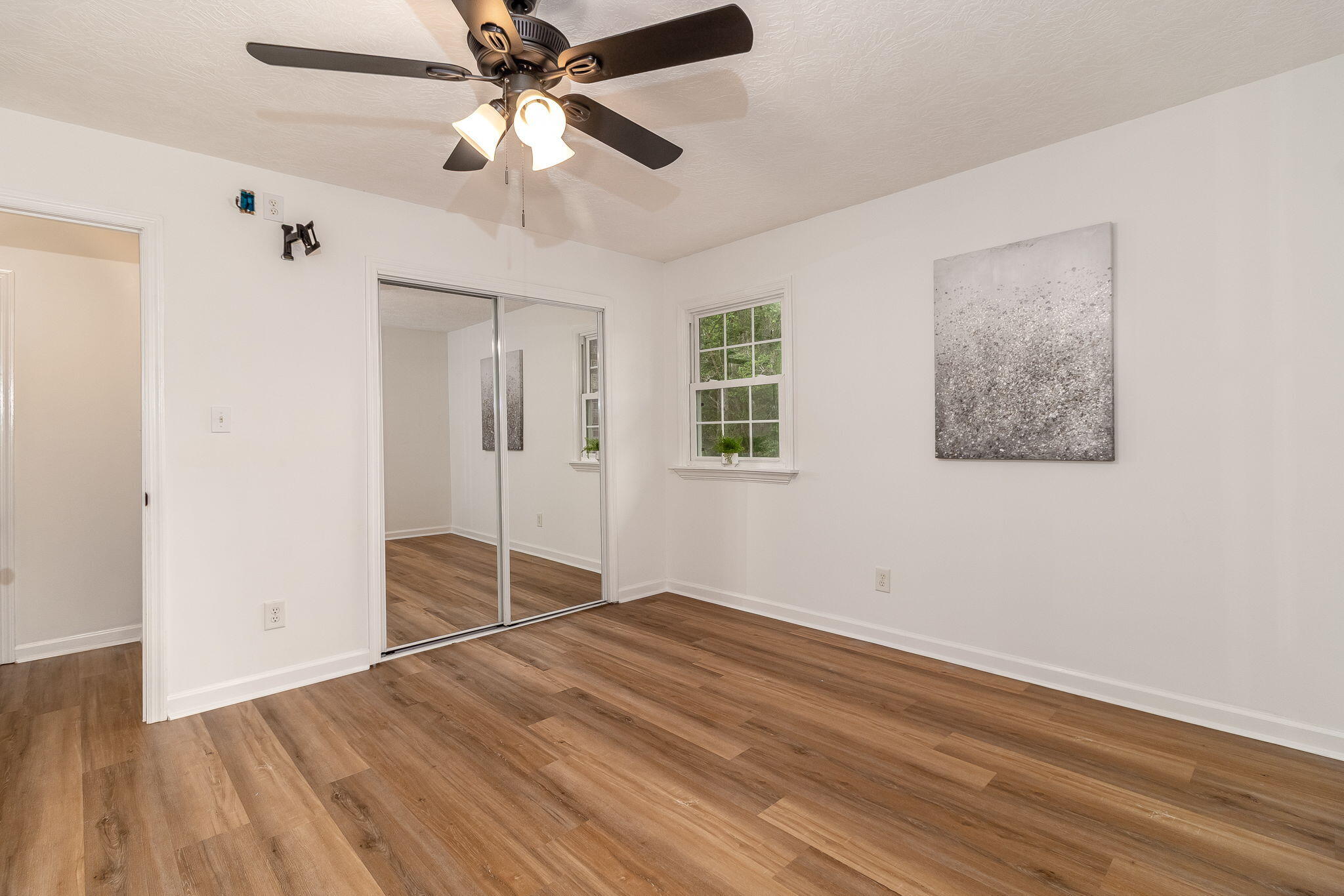 563 Lakewood Drive