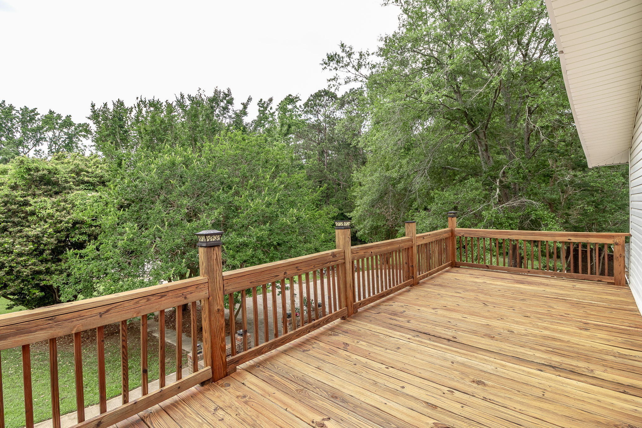 563 Lakewood Drive