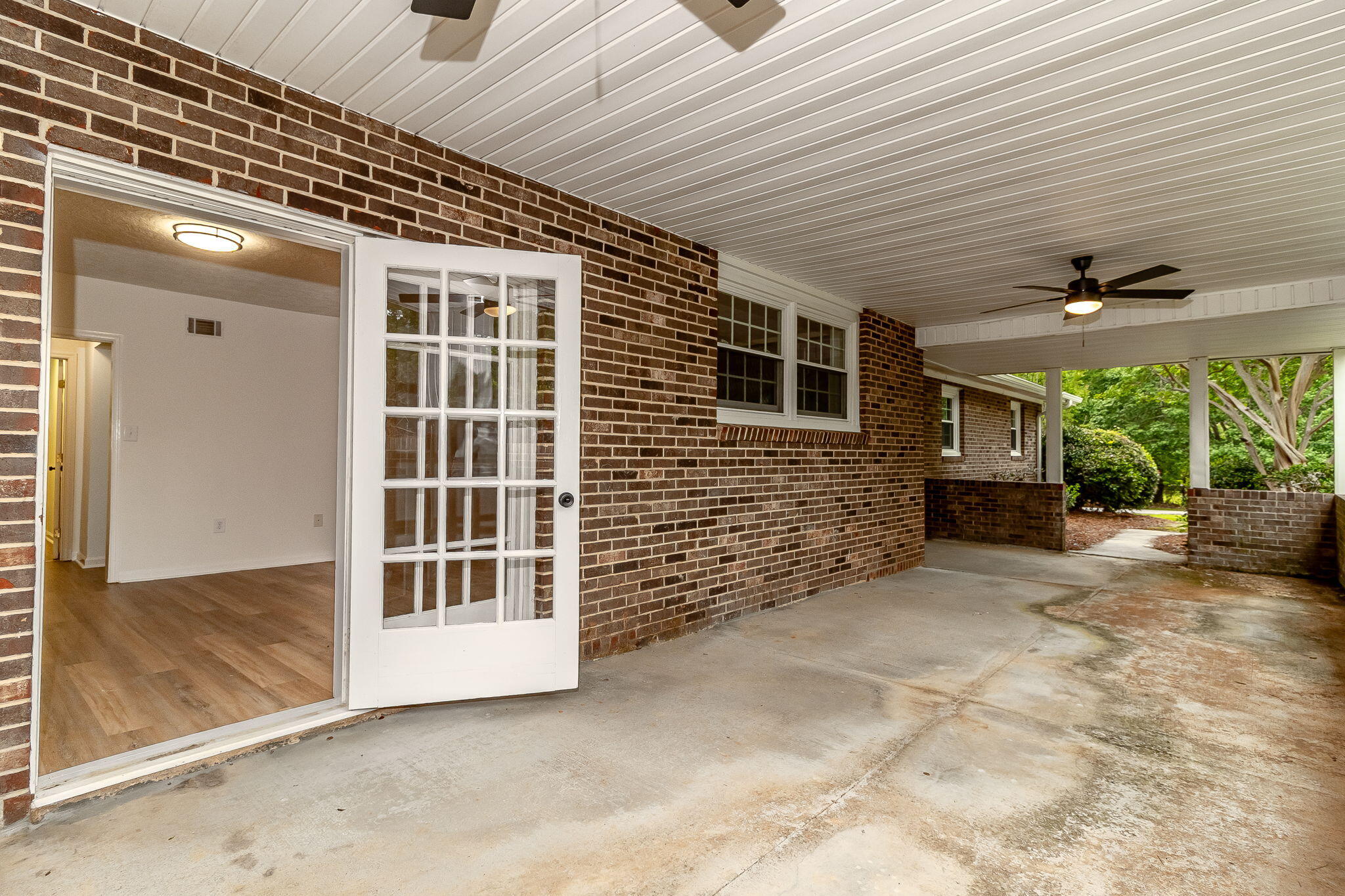 563 Lakewood Drive