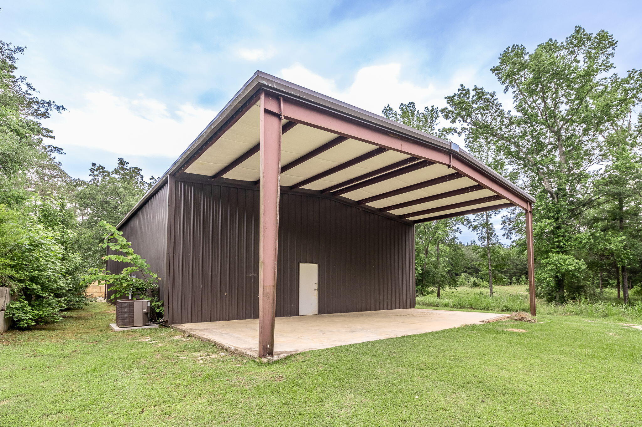 563 Lakewood Drive