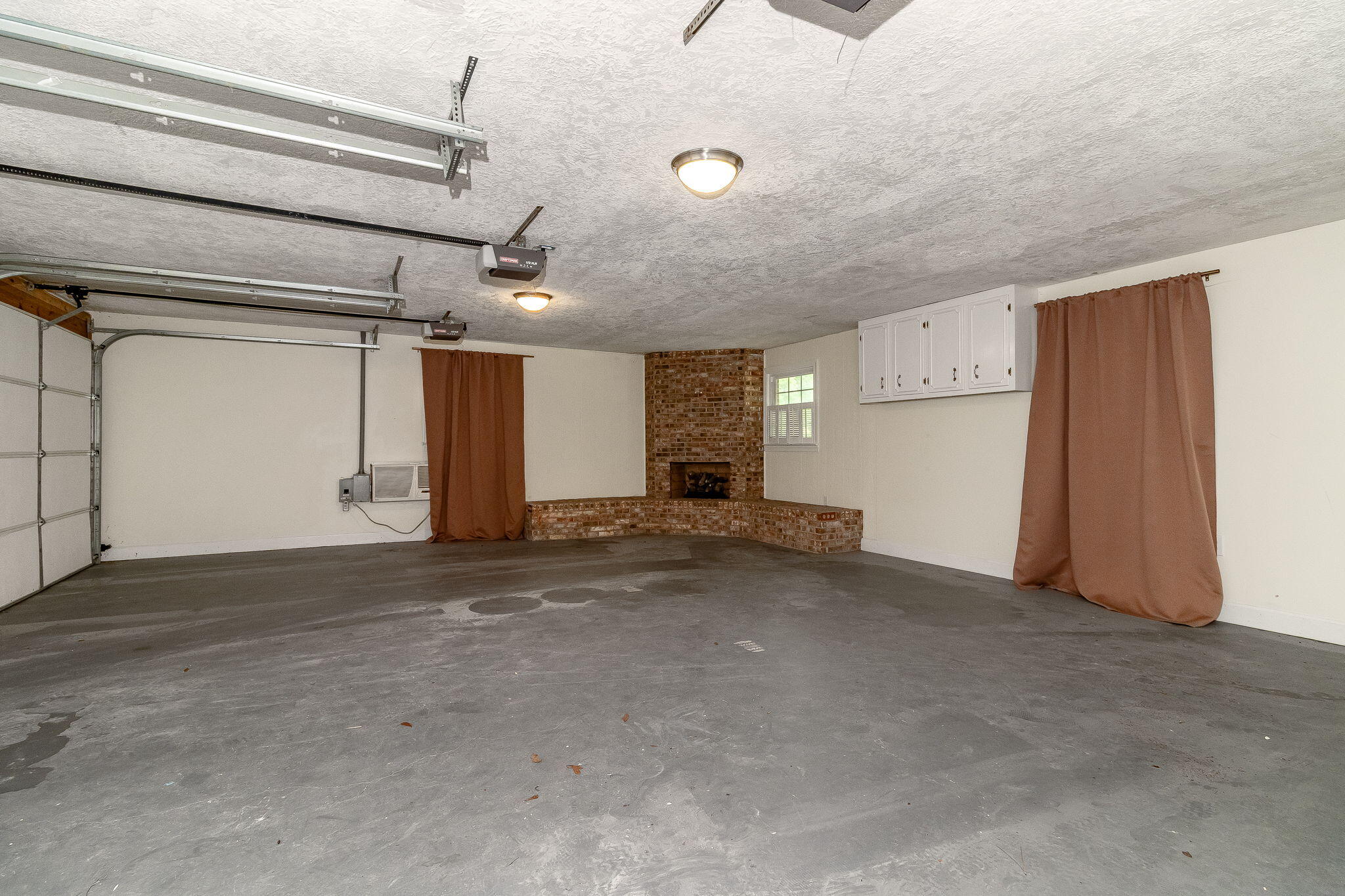 563 Lakewood Drive