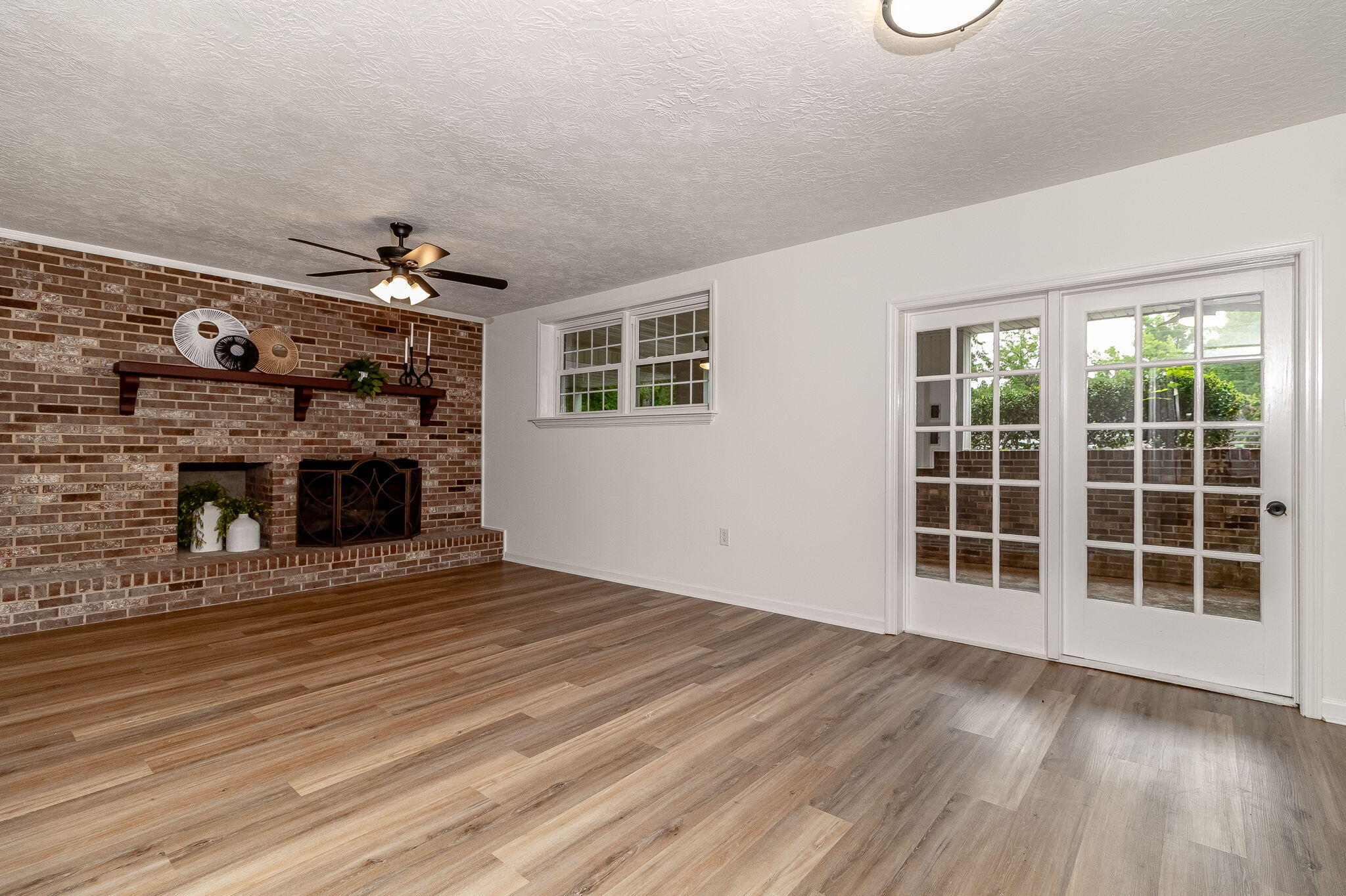 563 Lakewood Drive