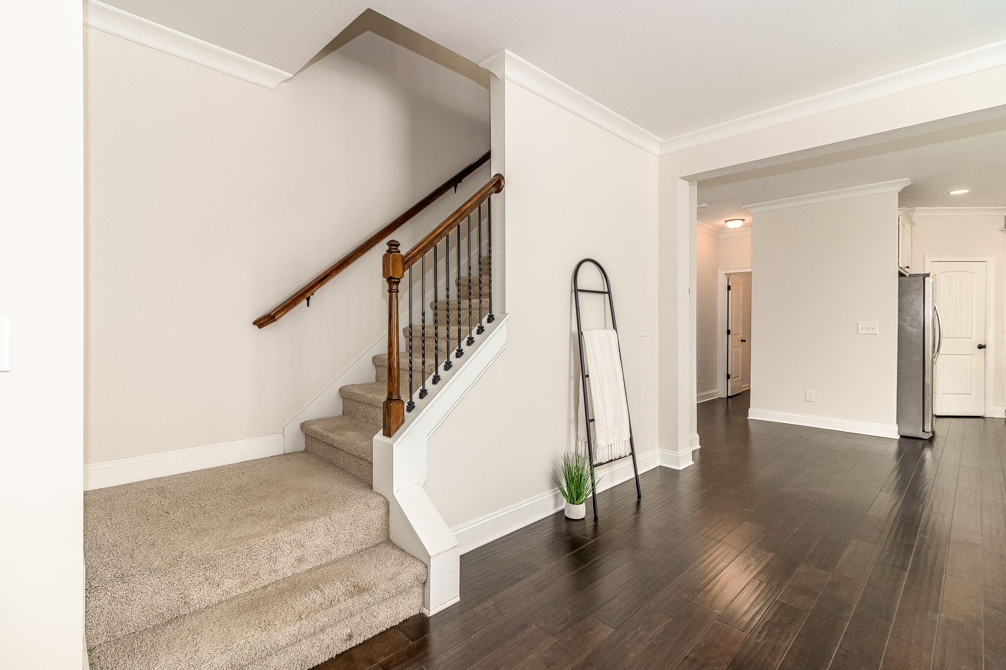 5629 Sunbury Loop