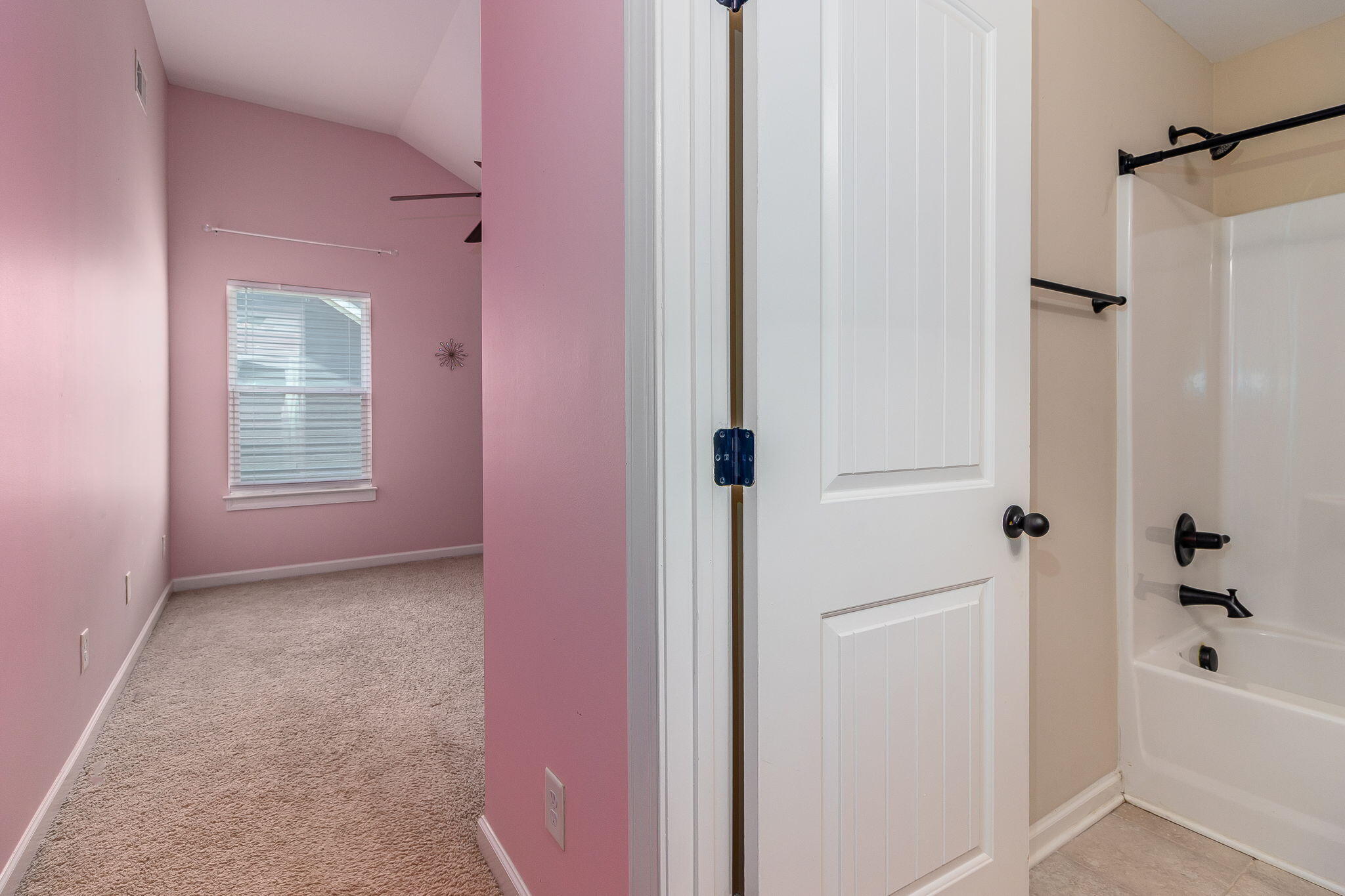 5629 Sunbury Loop