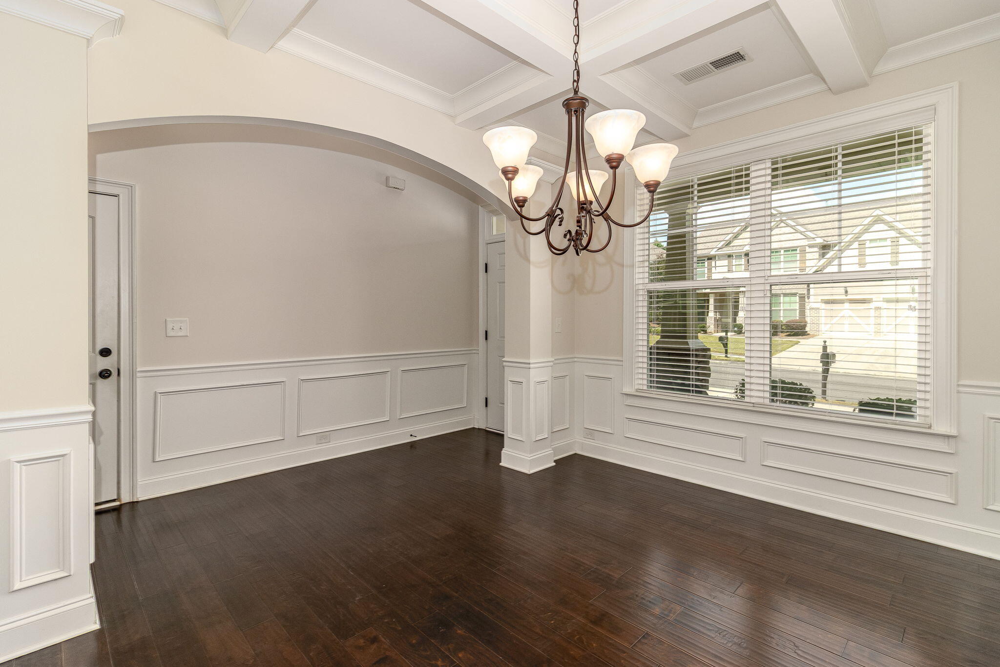 5629 Sunbury Loop