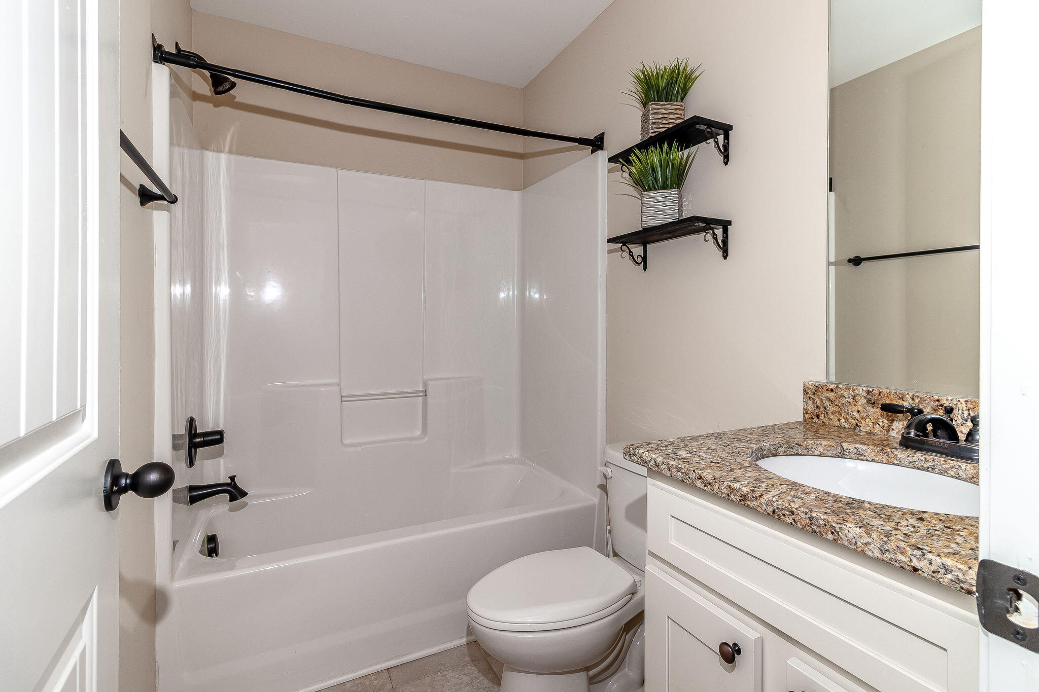 5629 Sunbury Loop