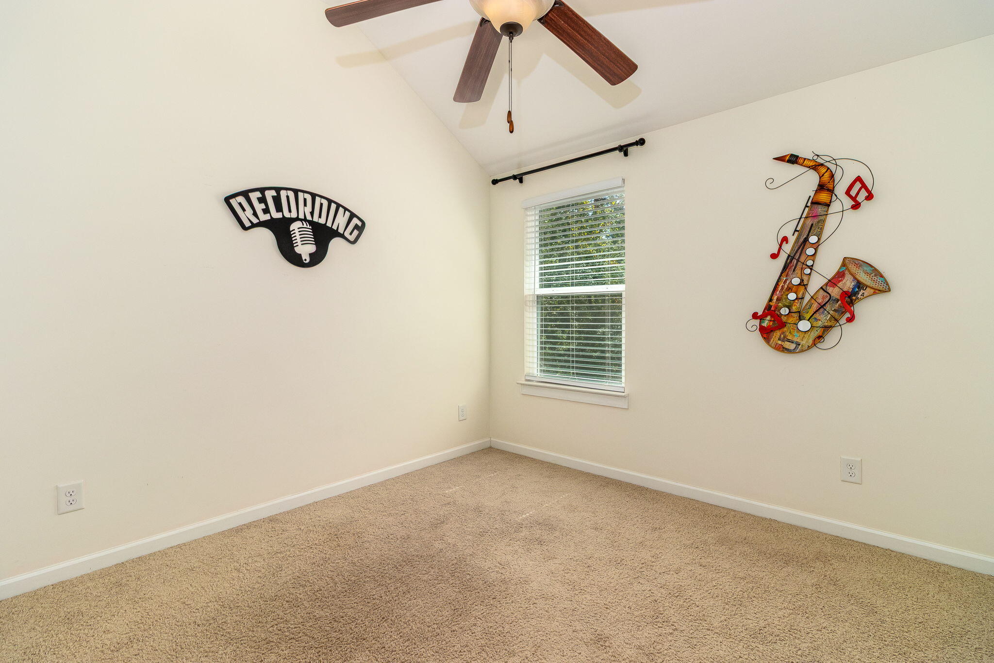5629 Sunbury Loop