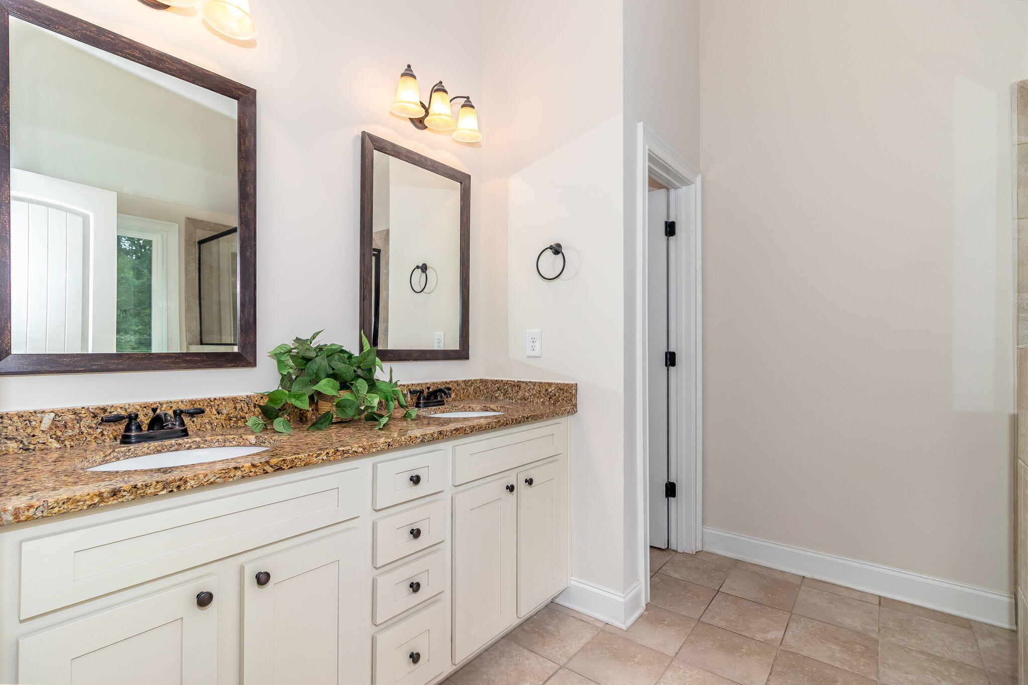 5629 Sunbury Loop