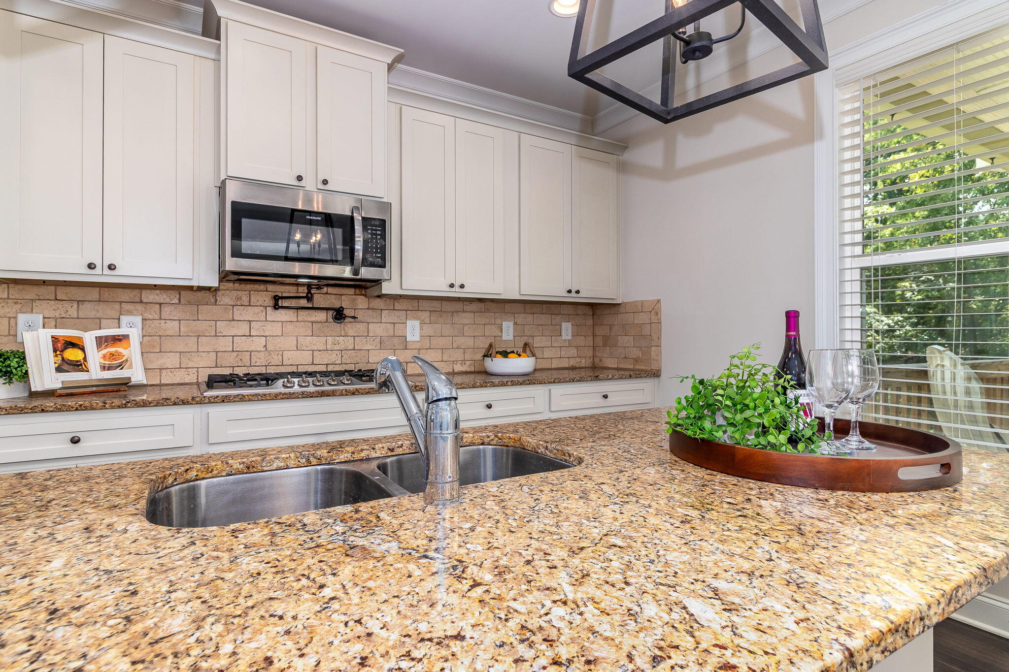 5629 Sunbury Loop