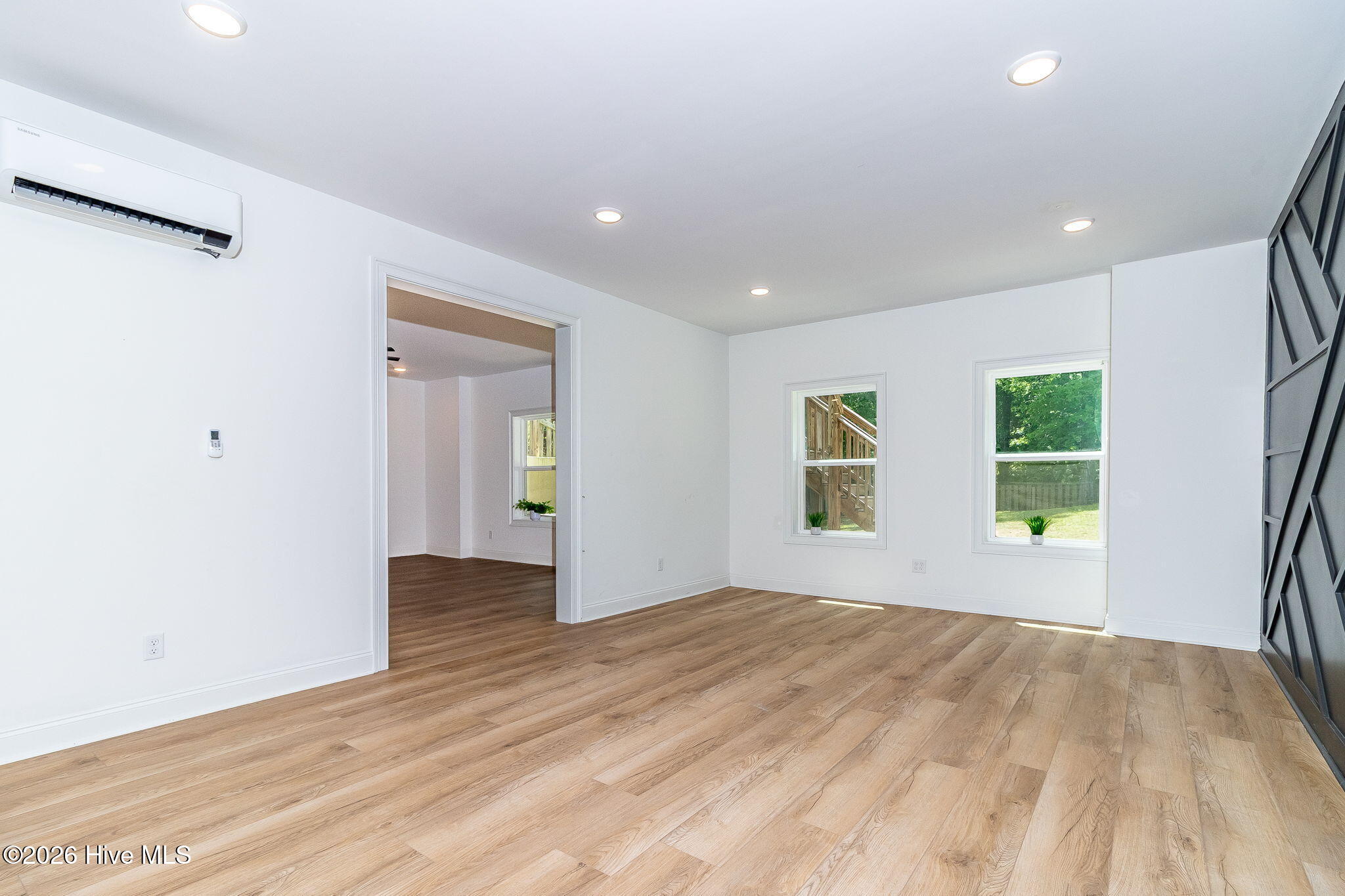 5629 Sunbury Loop