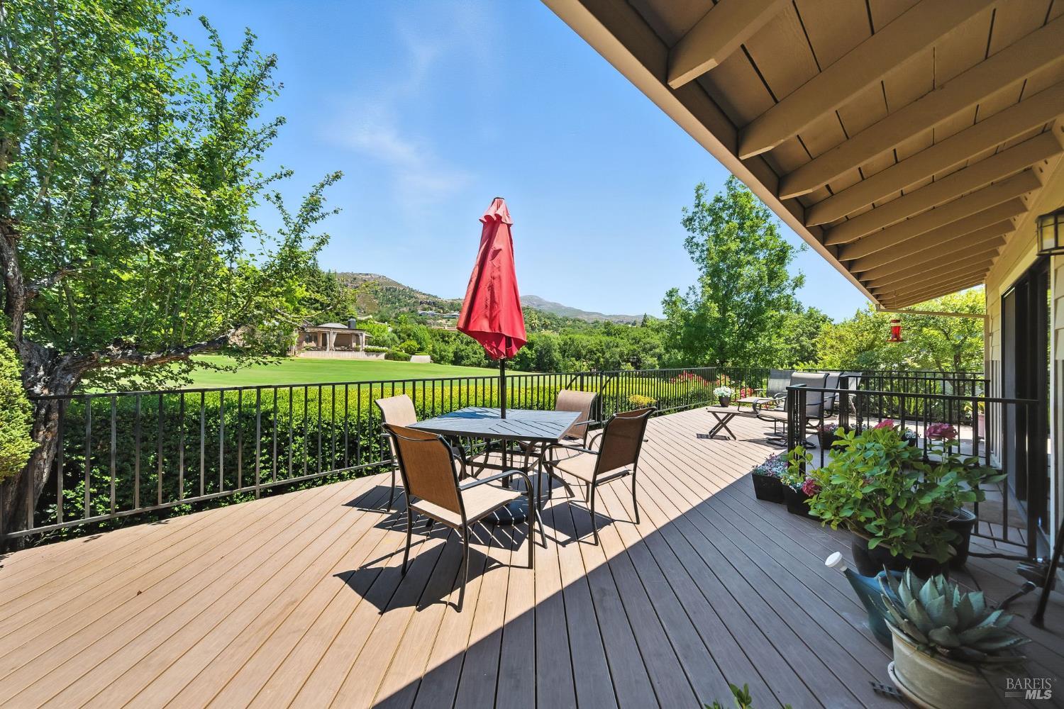 873 Oak Leaf Way