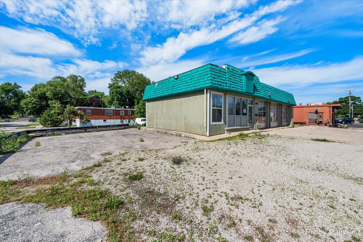 1126 Larkin Avenue