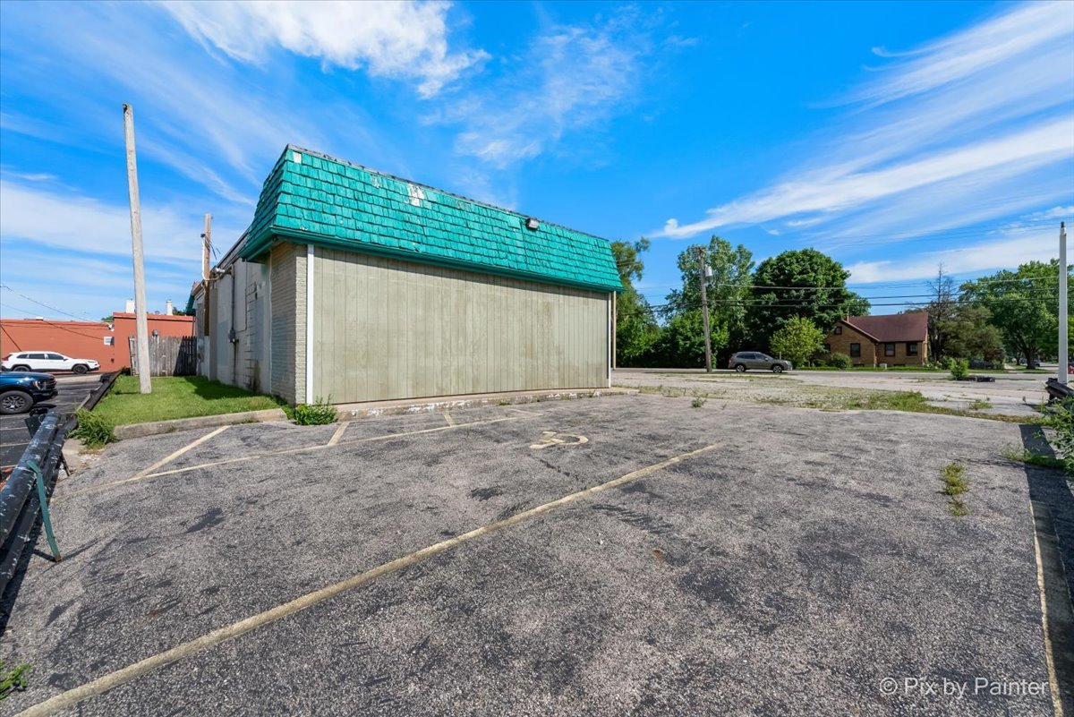 1126 Larkin Avenue