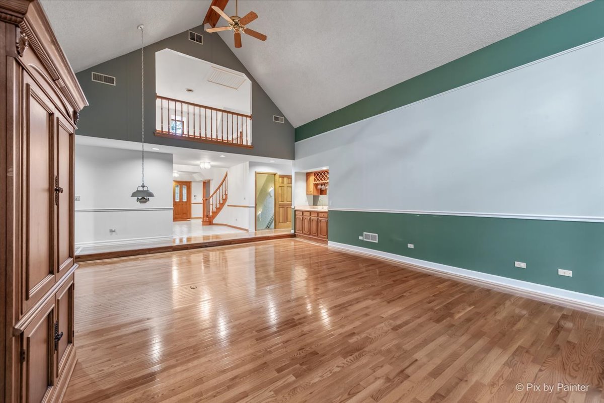 984 W Highland Avenue