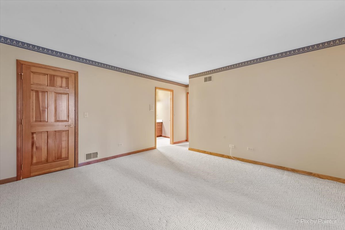 984 W Highland Avenue