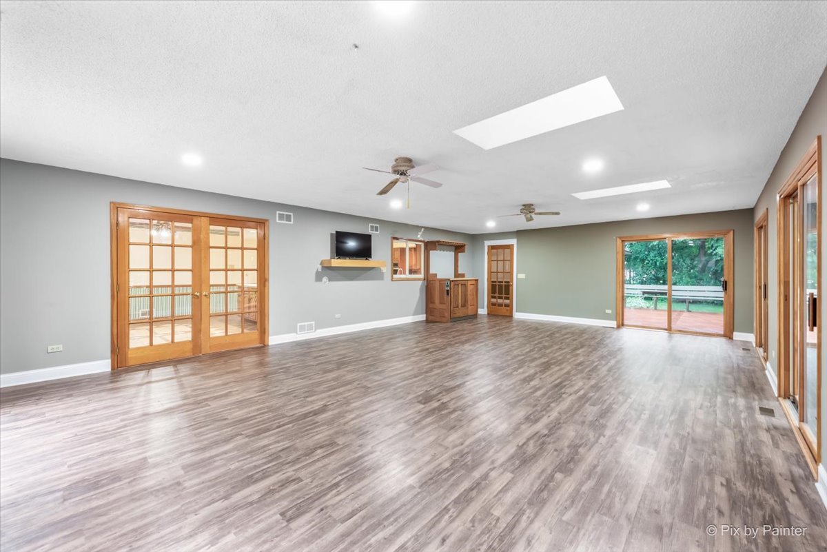 984 W Highland Avenue