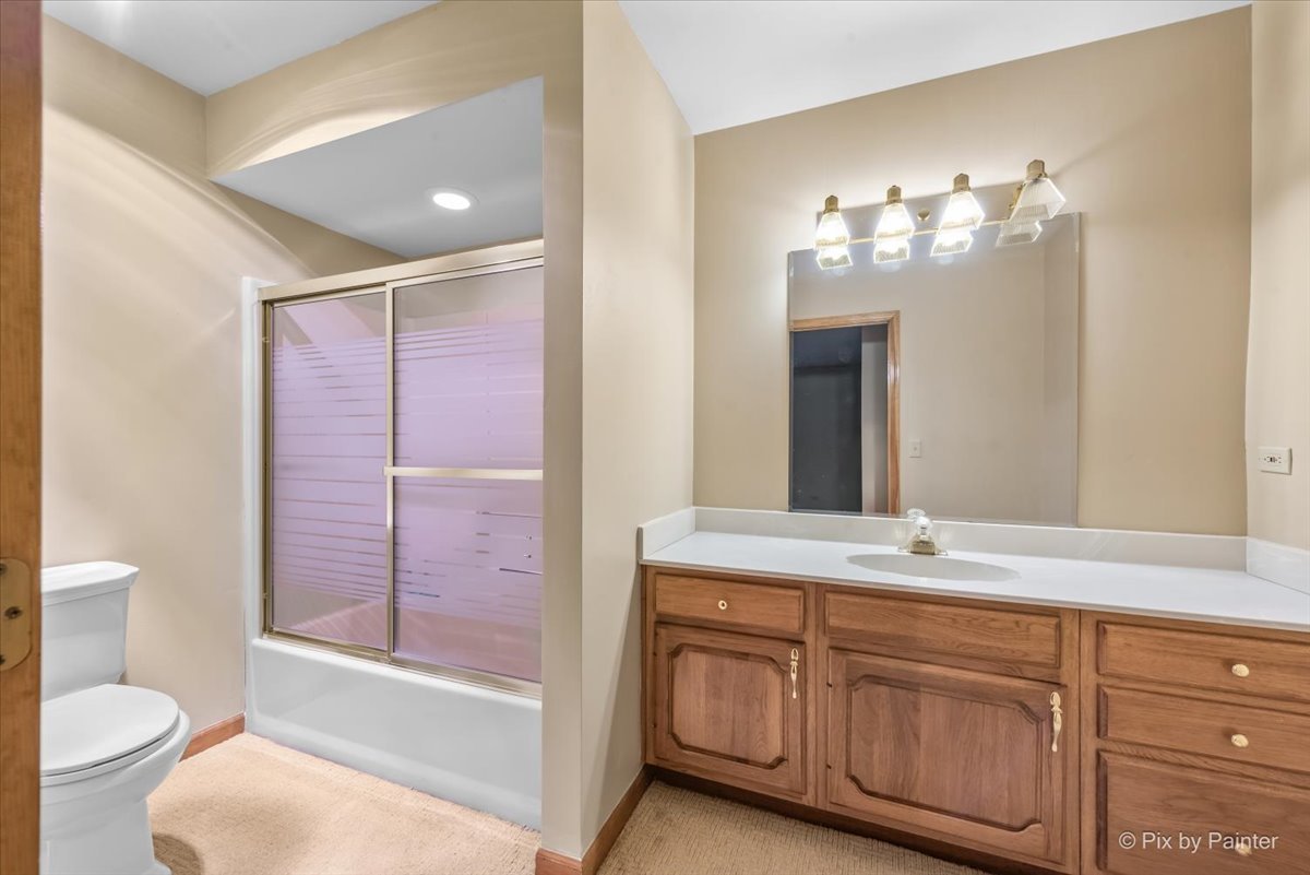 984 W Highland Avenue