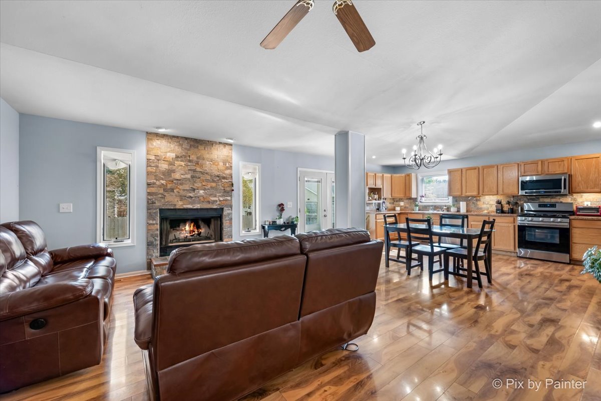 724 Redwood Court