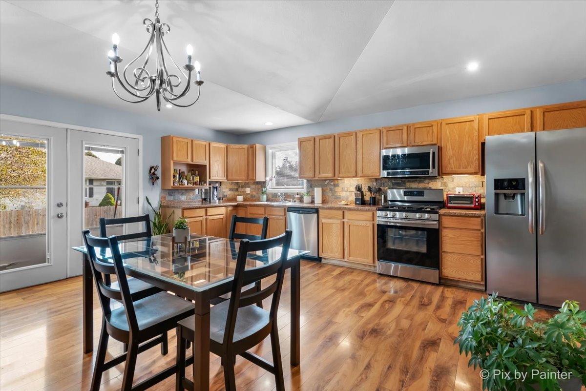 724 Redwood Court