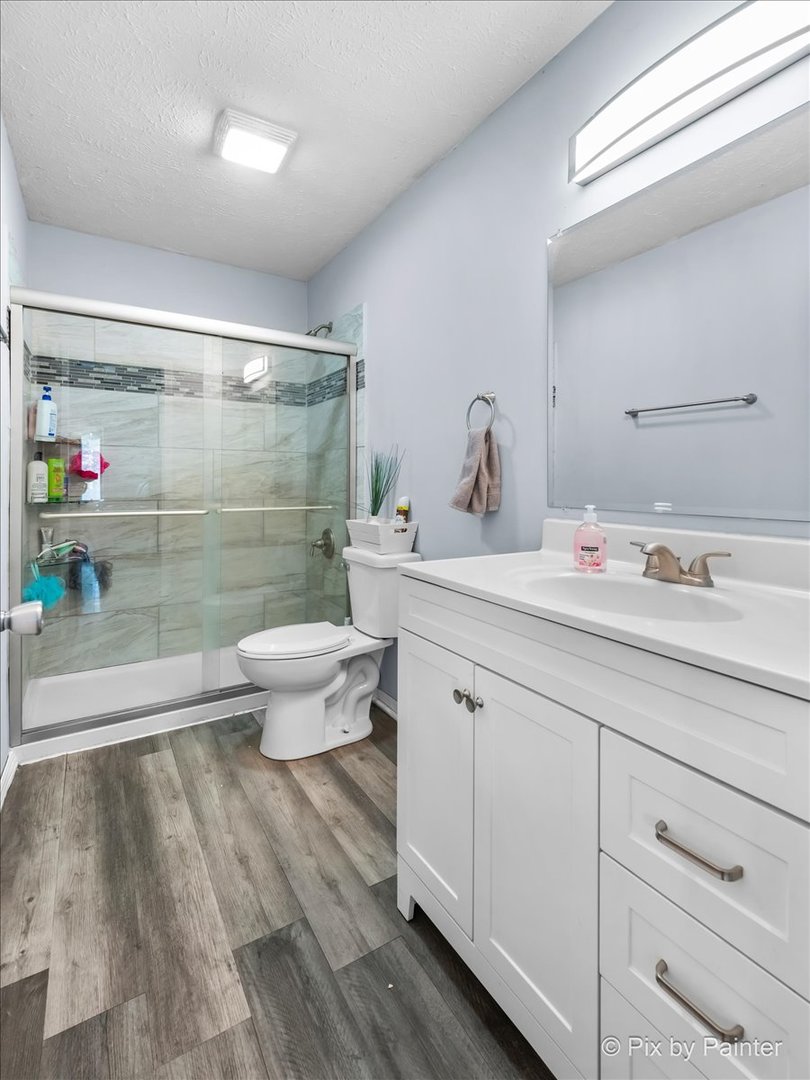 724 Redwood Court