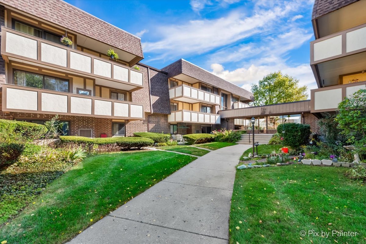 435 Cavalier Court Unit: 305