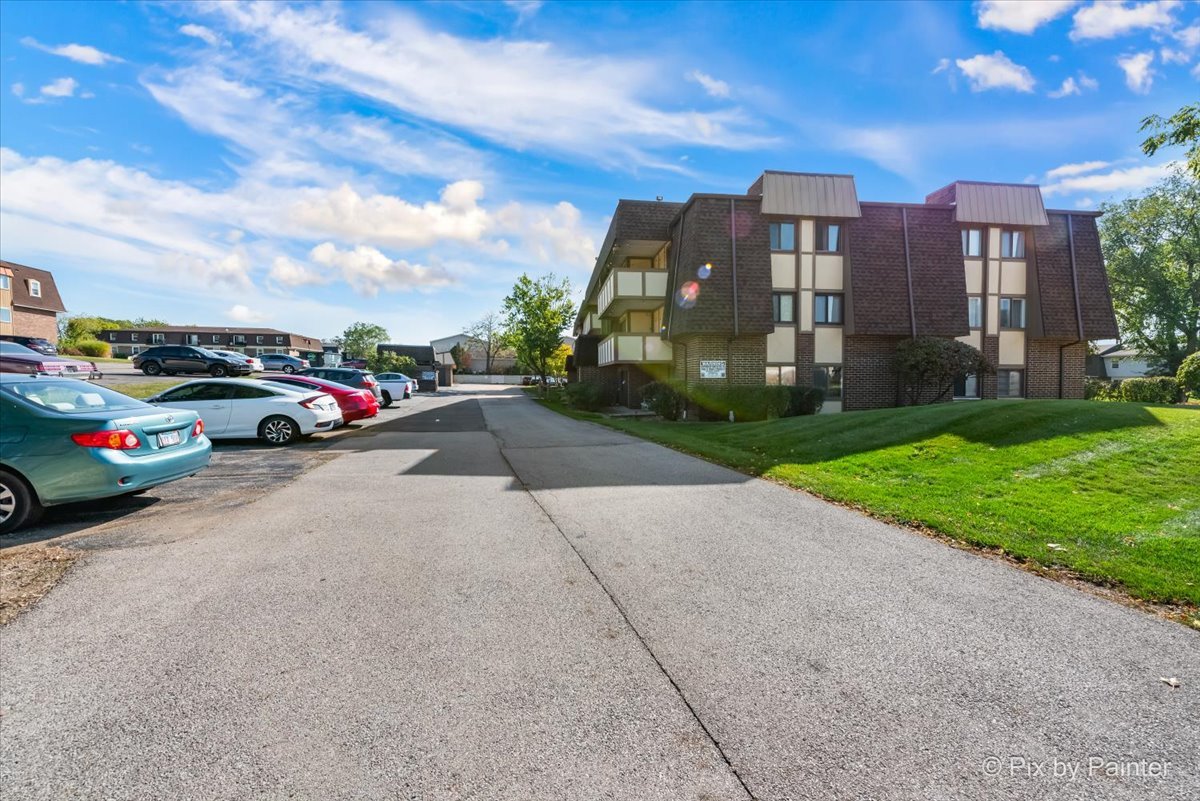 435 Cavalier Court Unit: 305