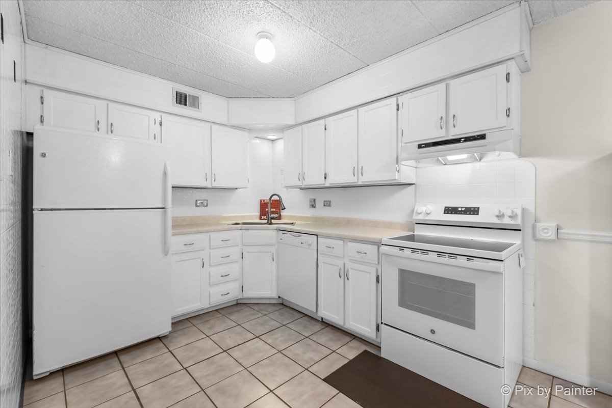 435 Cavalier Court Unit: 305