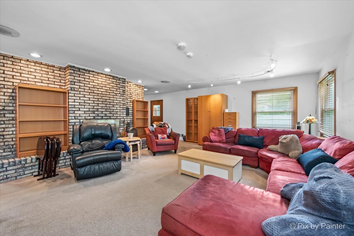 706 Parkside Circle