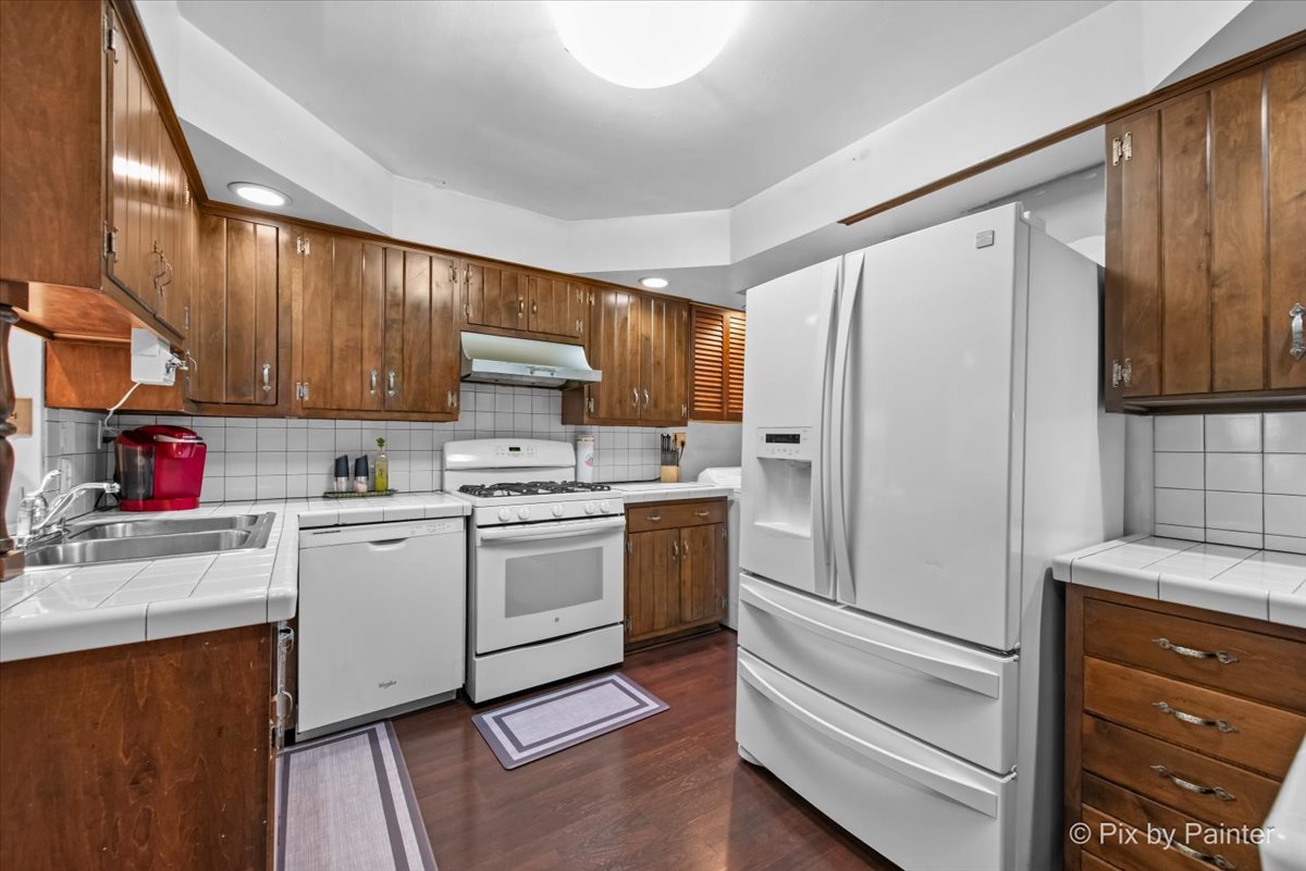 706 Parkside Circle