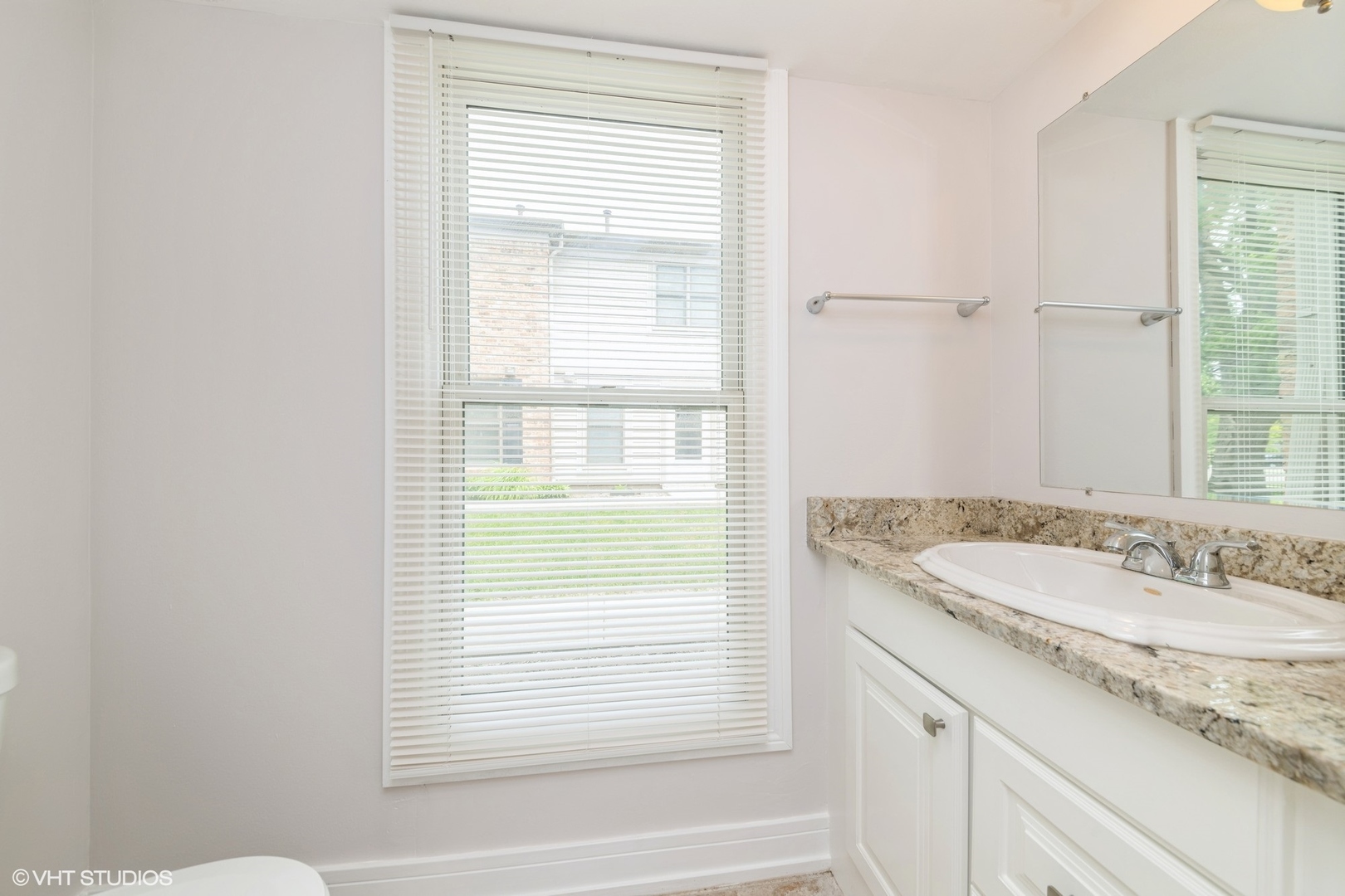 1841 SESSIONS WALK Drive Unit: 1841