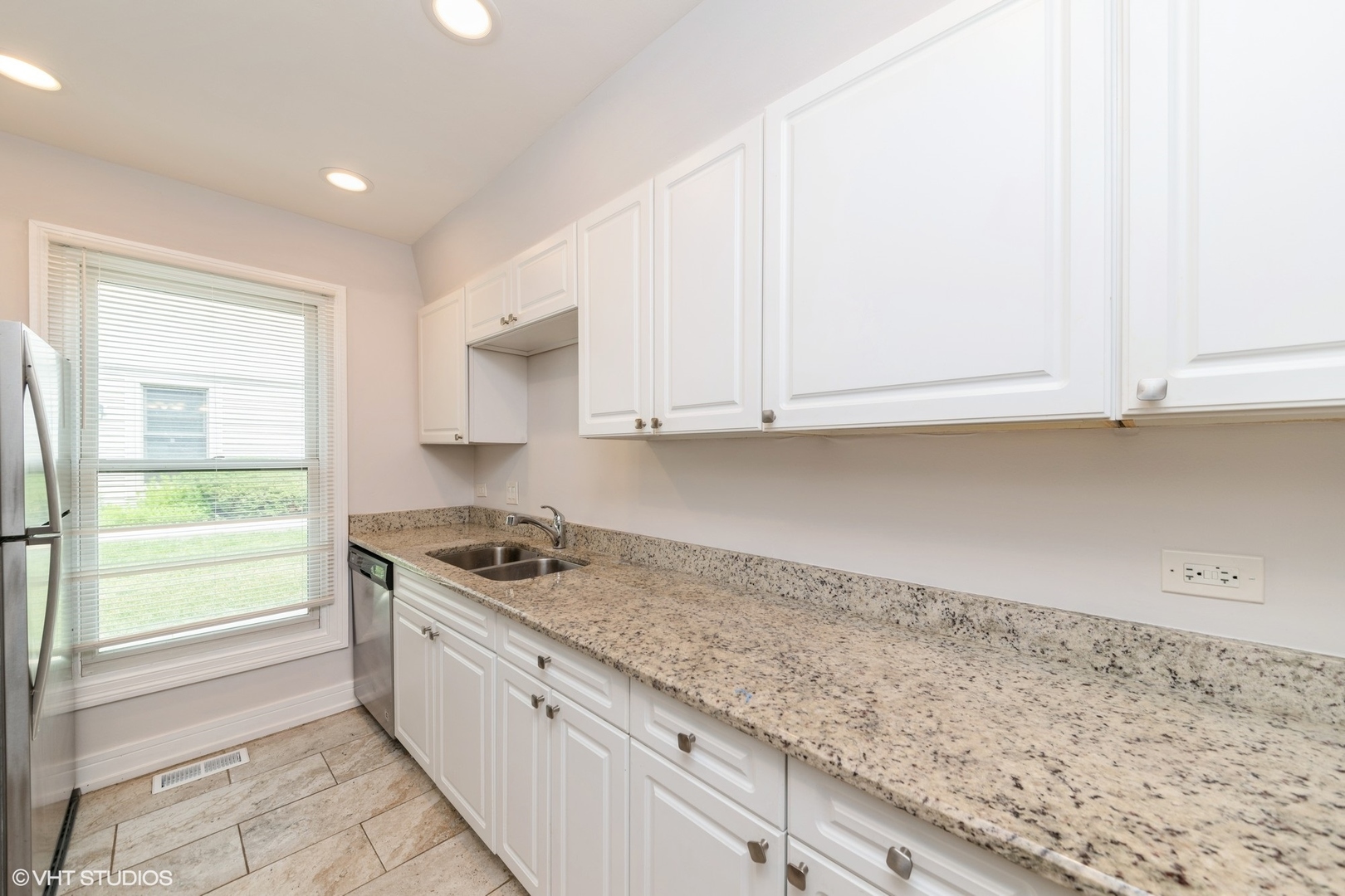 1841 SESSIONS WALK Drive Unit: 1841